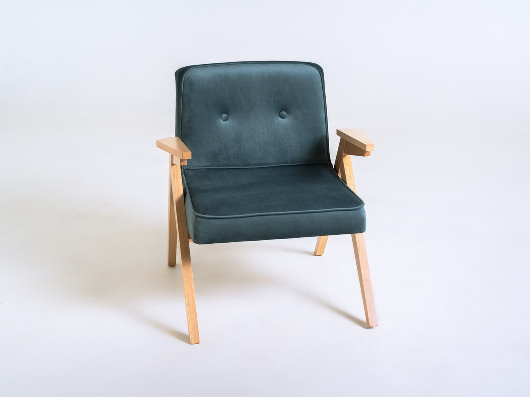 6887afe3d383058067f232979d4242cc