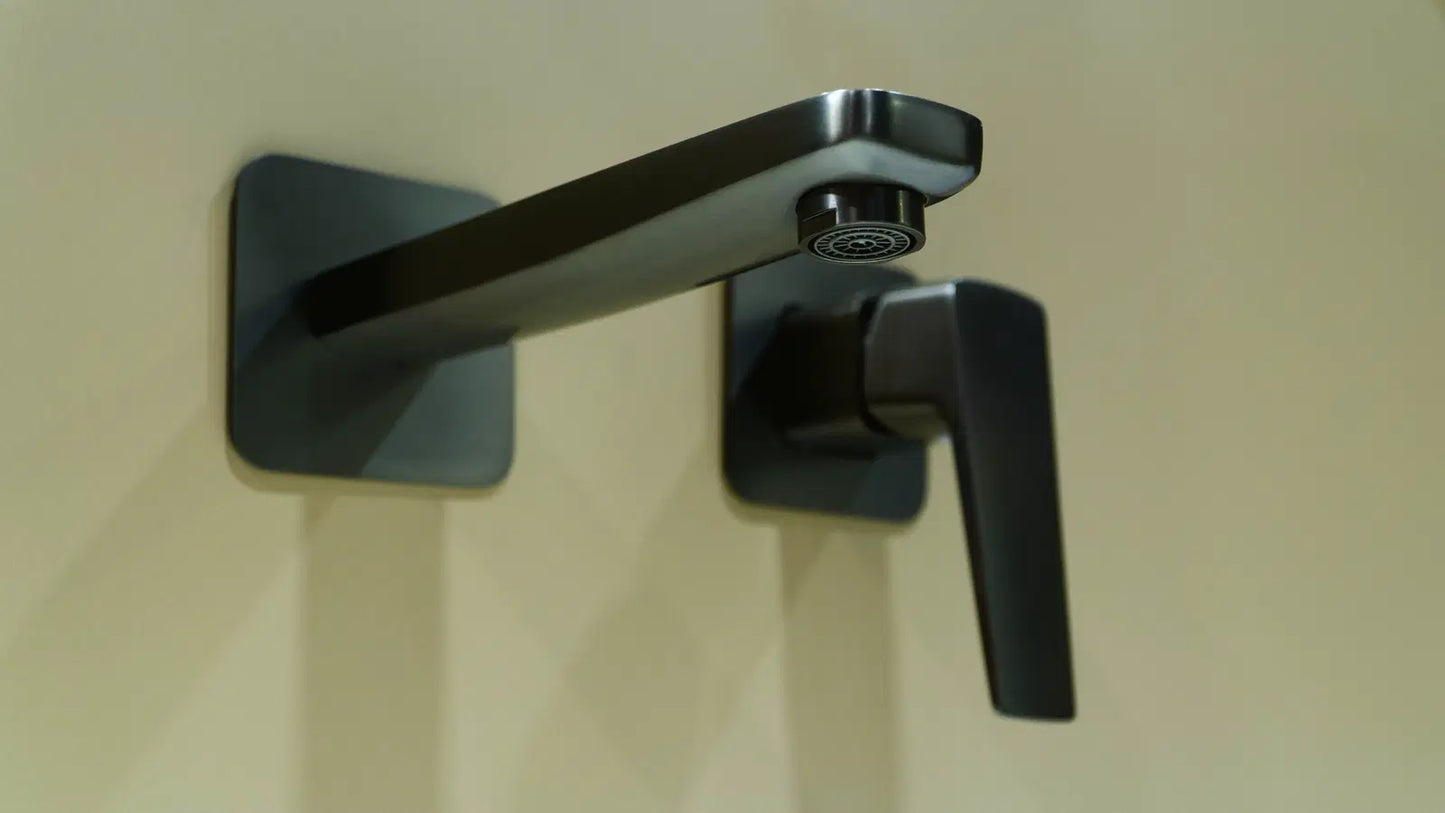 Mikseris izlietnei Blu, slēpta montāža, 20 cm, titāns - N1 Home