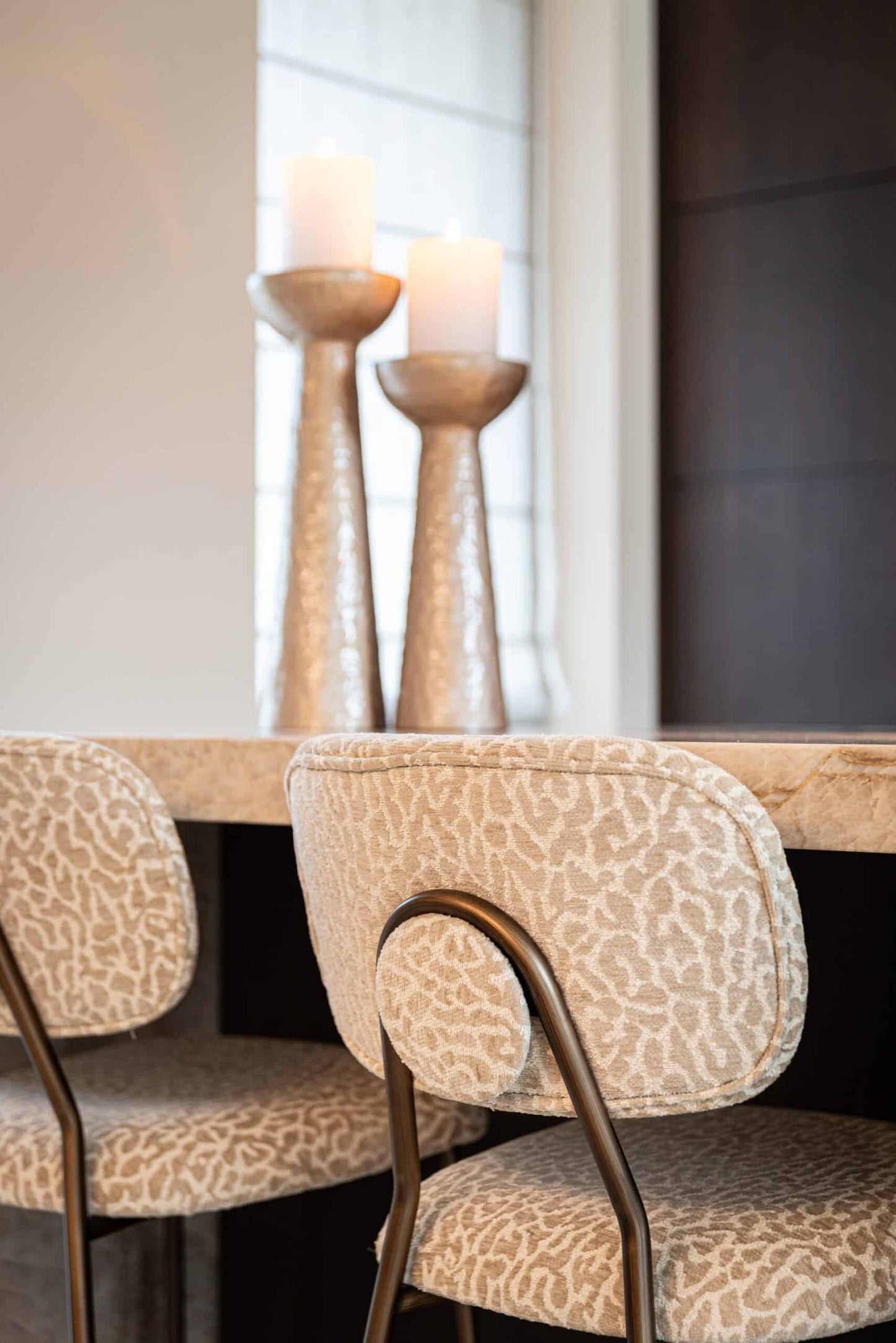 Bāra krēsls Xenia (Set of 2) Richmond Interiors 95/45/53 cm bēss leopard fire retardant