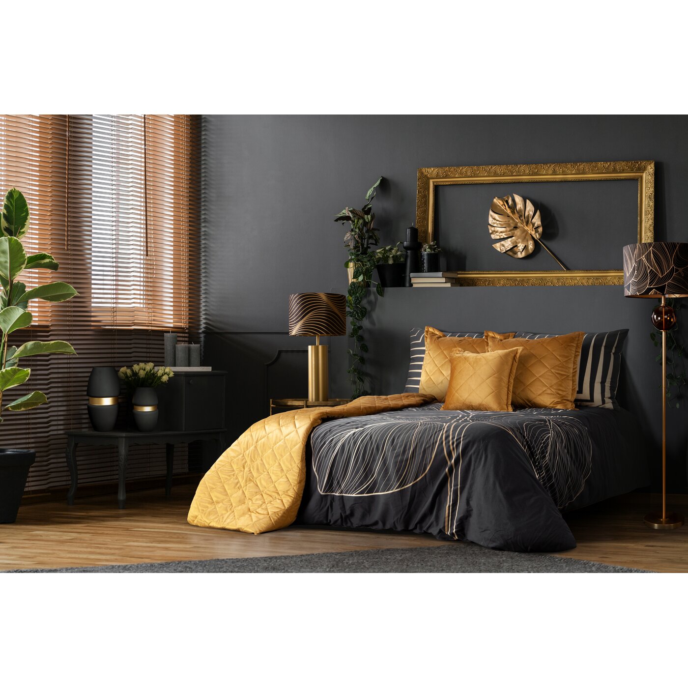 LIMITED COLLECTION stāvlampa VICTORIA 2 ar stiklu un metālu apvienotu pamatni un samta abažūru - N1 Home