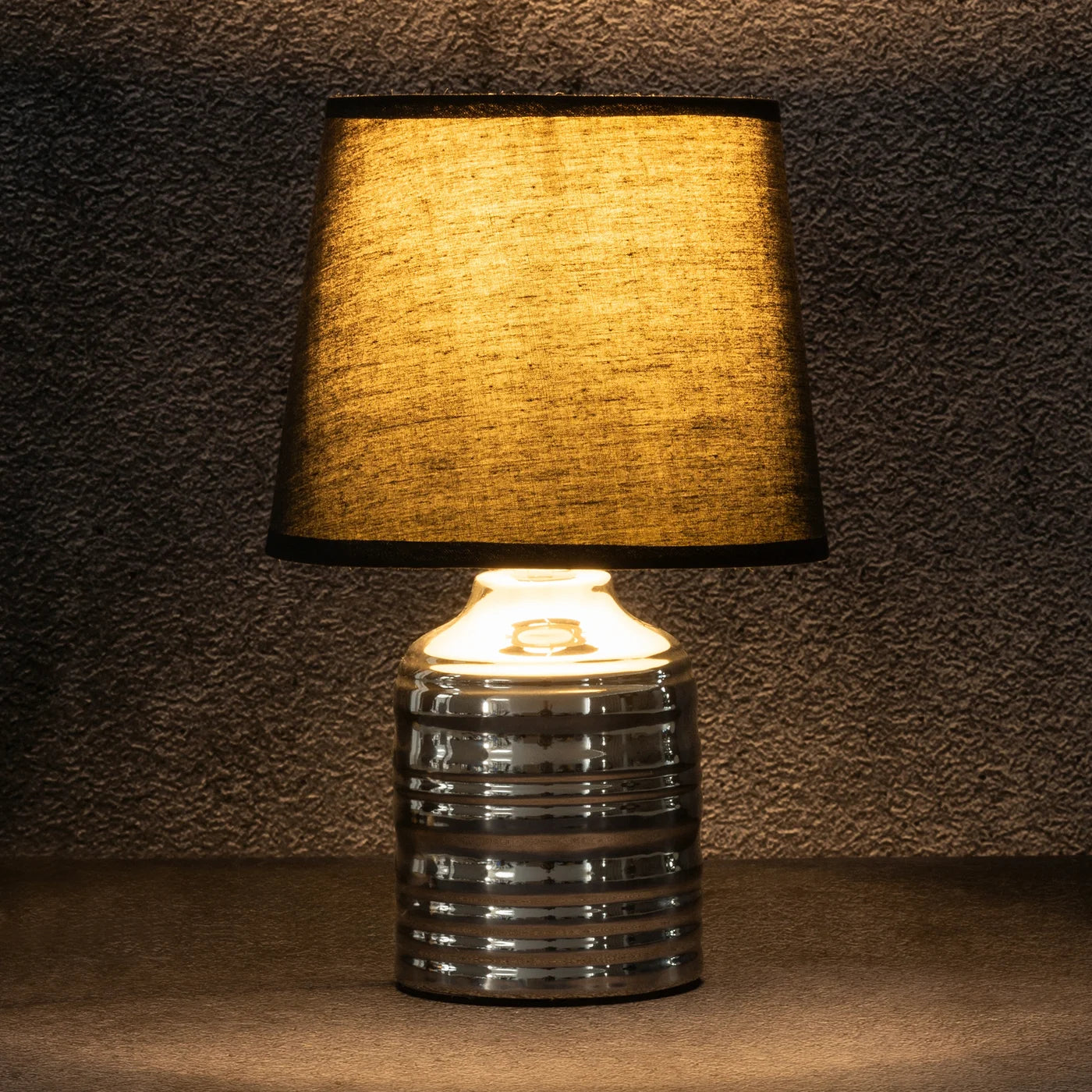 Galda lampa Amel 18 x 28 cm, melns/sudrabs - N1 Home