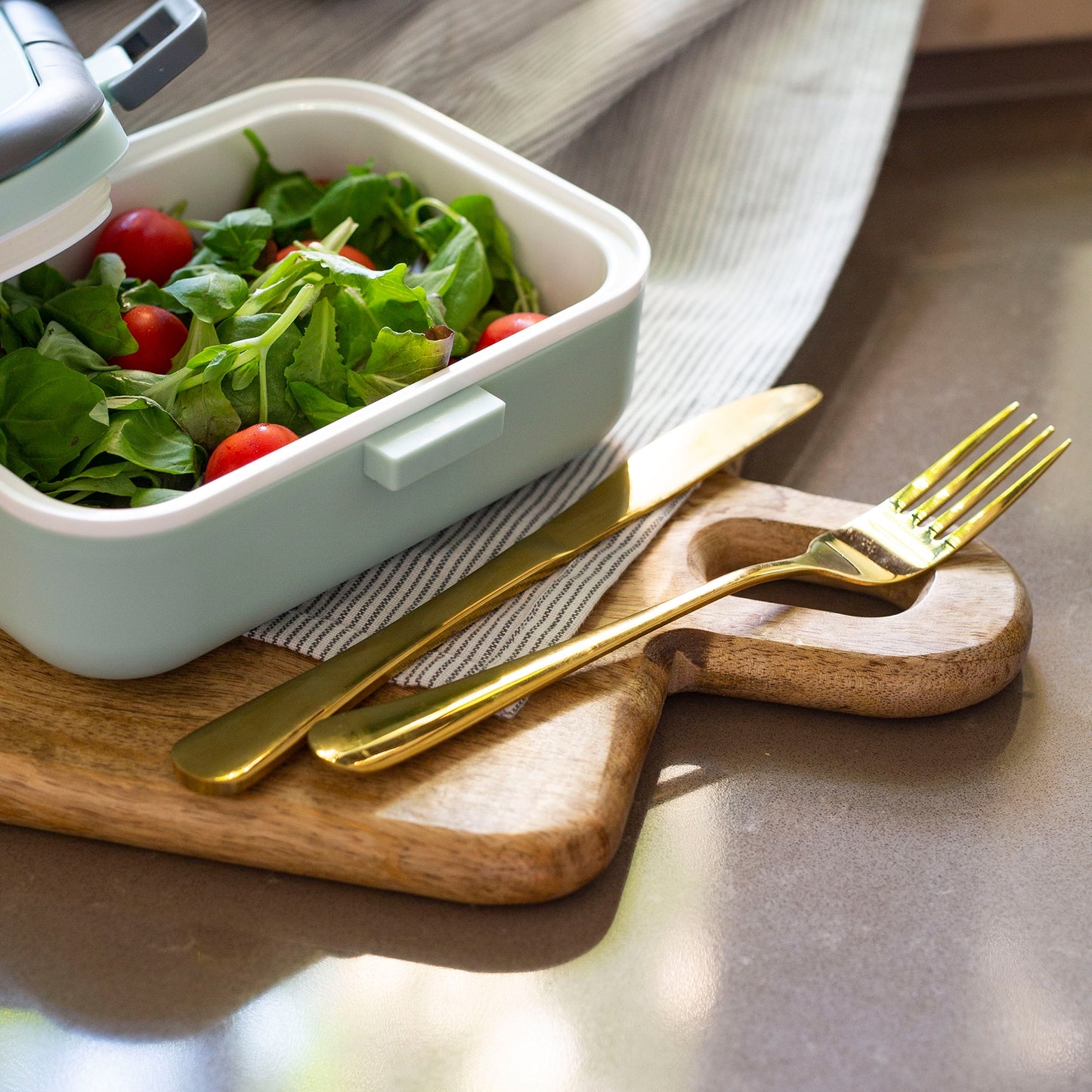 6981156d558c8364eab57d16aeee13ae