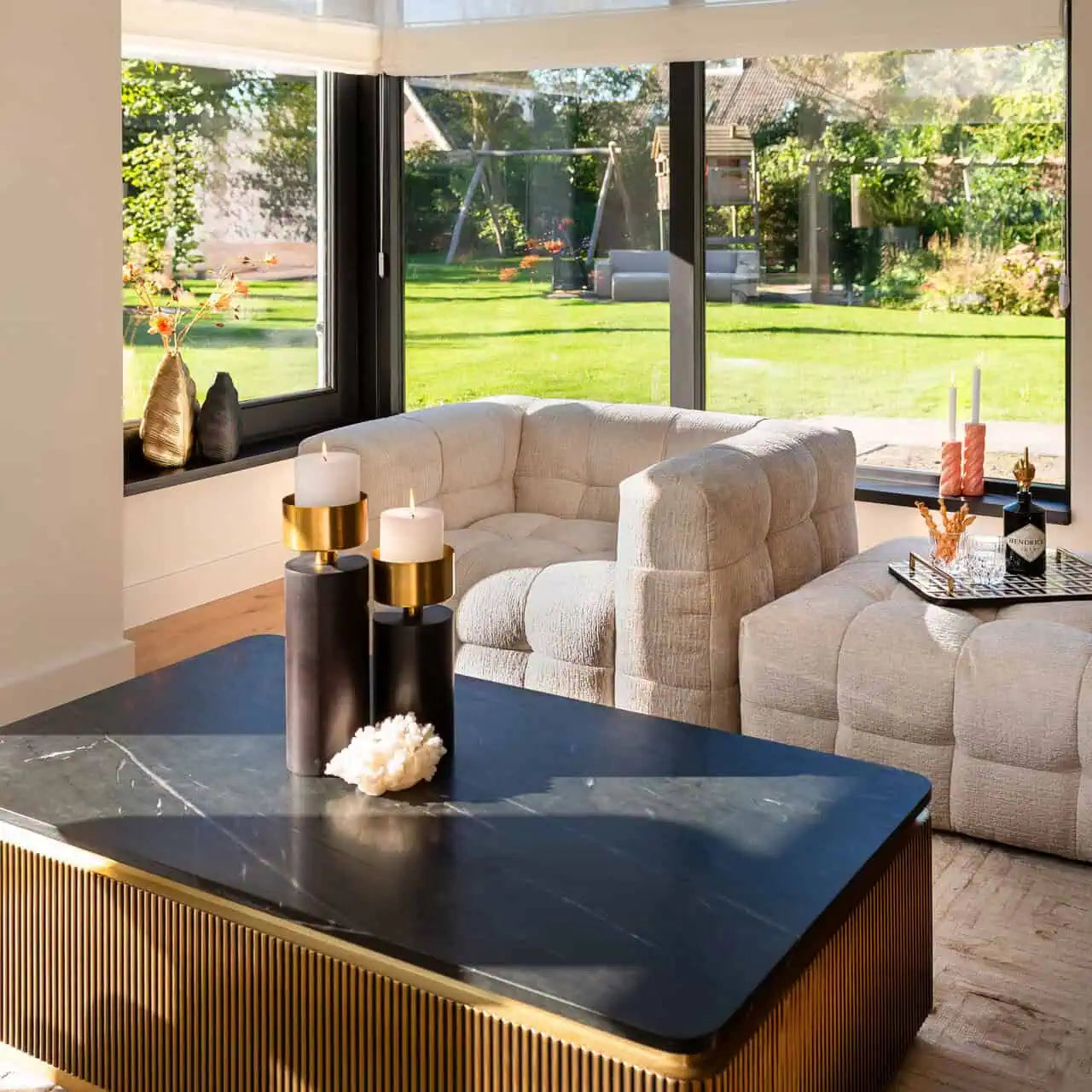 Kafijas galds Ironville gold Richmond Interiors 40/140/80 cm zelts/melns marmors - N1 Home