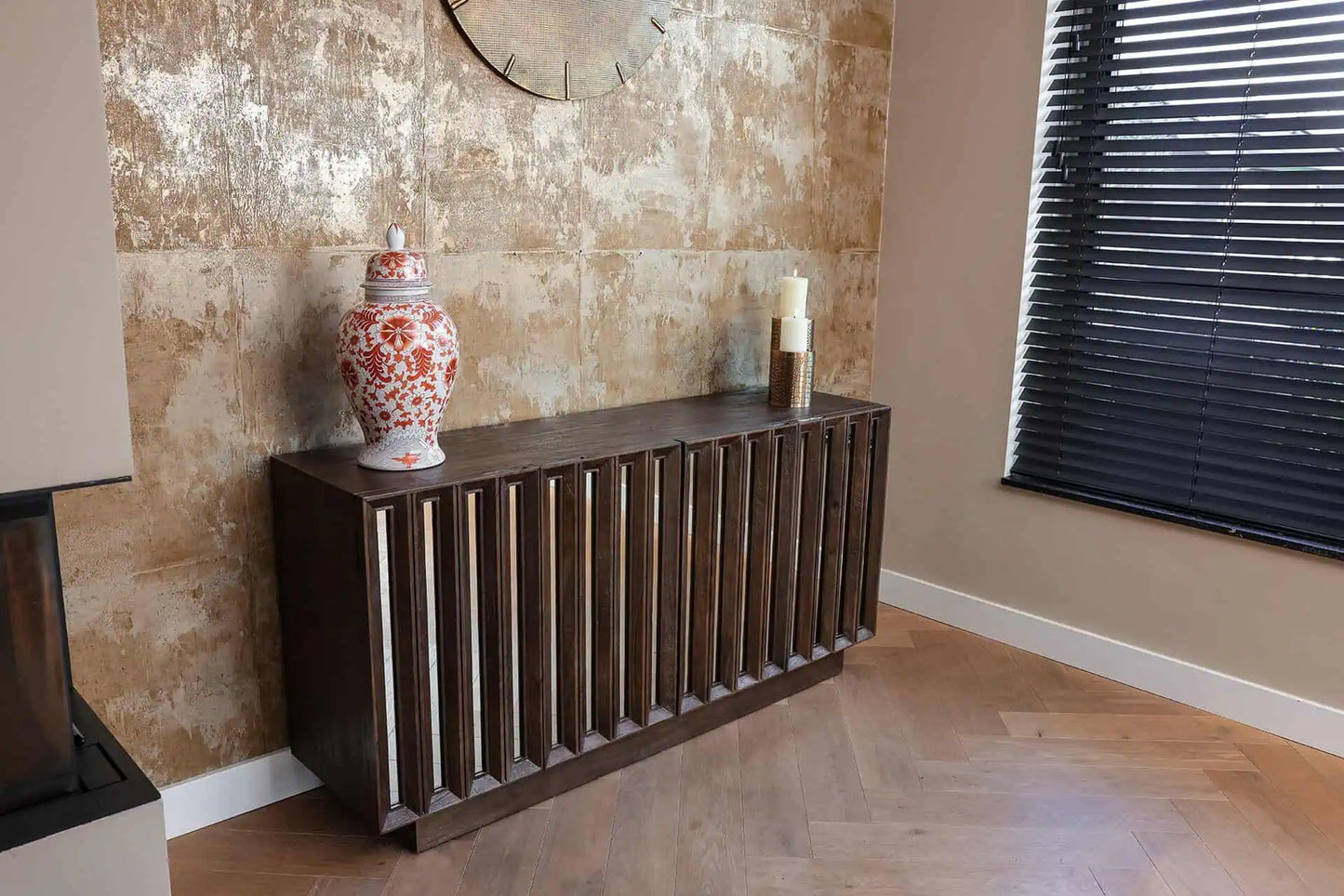 Kumode Bryant 4 durvju Richmond Interiors 81/162/43 cm brūns - N1 Home