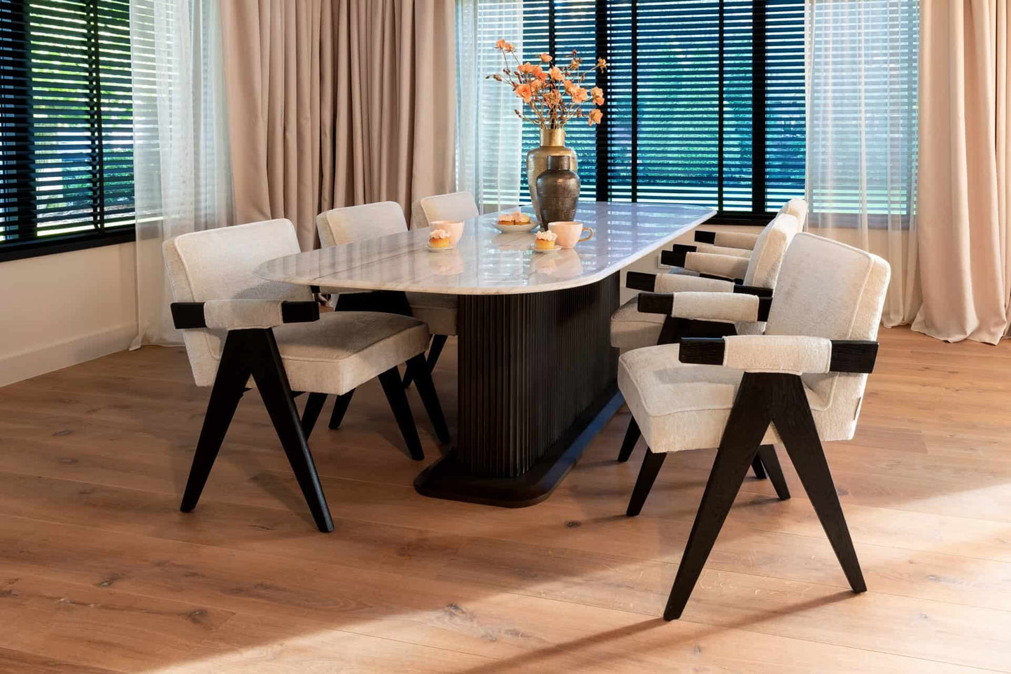 Krēsls Cooper Richmond Interiors 56/84/61 cm balts chenille