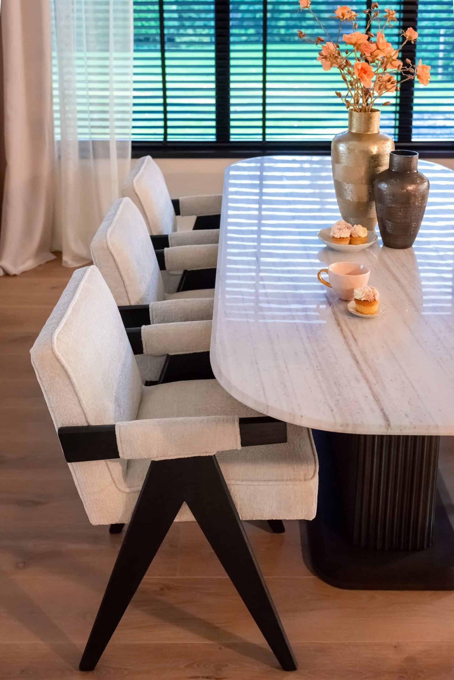 Krēsls Cooper Richmond Interiors 56/84/61 cm balts chenille