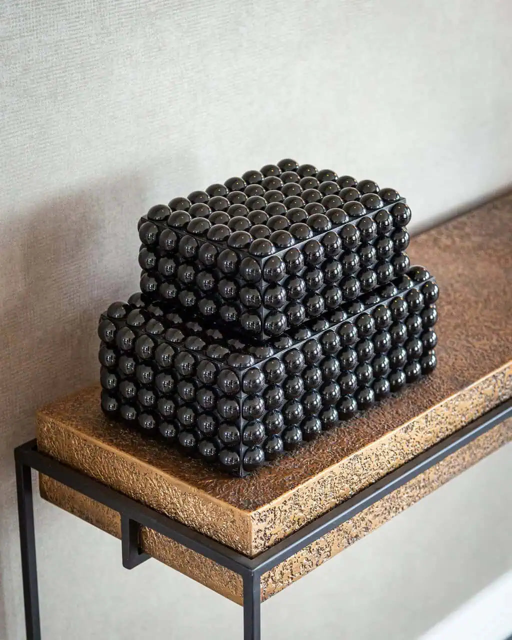 Konsole Dover Richmond Interiors 80/140/33 cm brūns - N1 Home