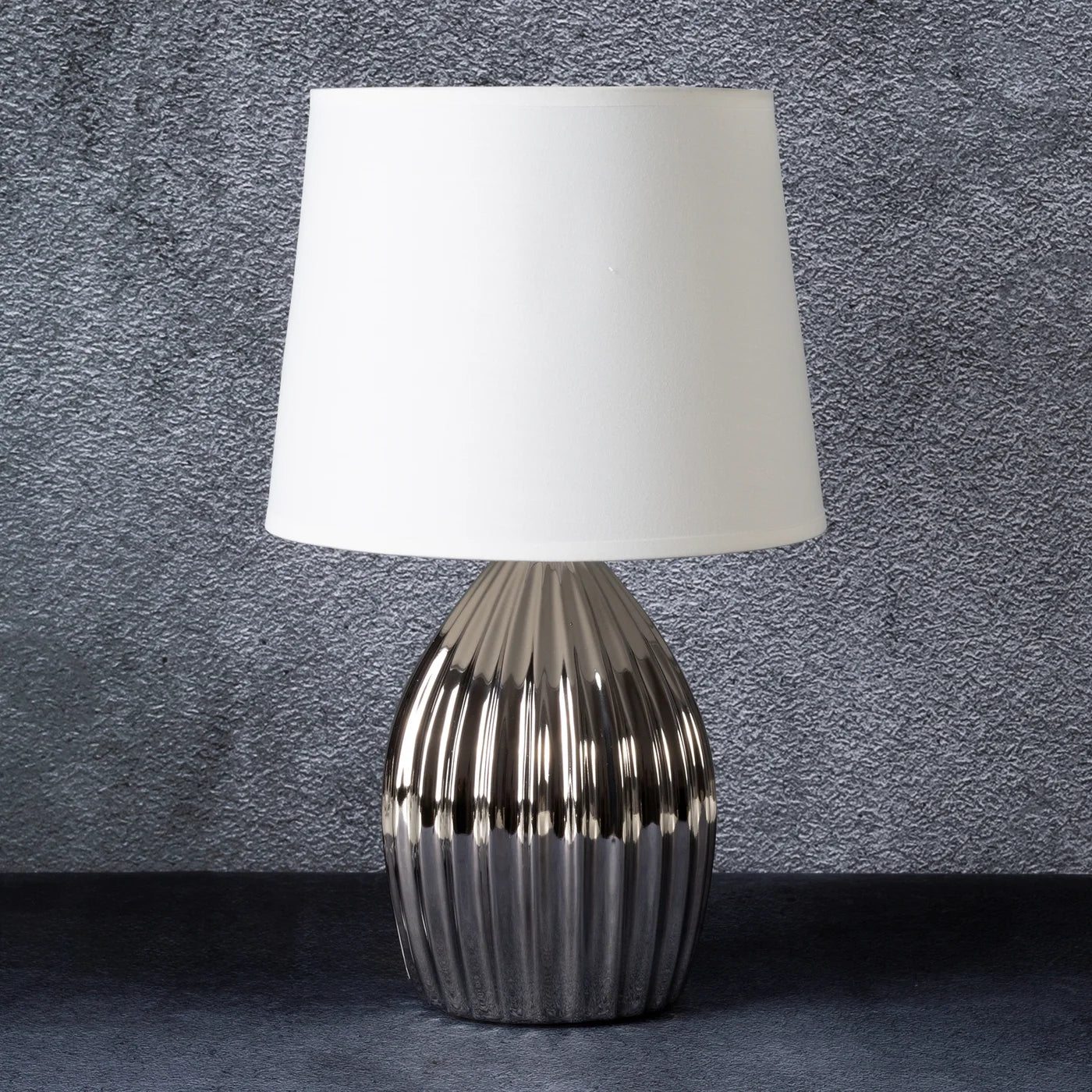 Galda lampa Vens 25 x 41 cm balts/sudrabs - N1 Home