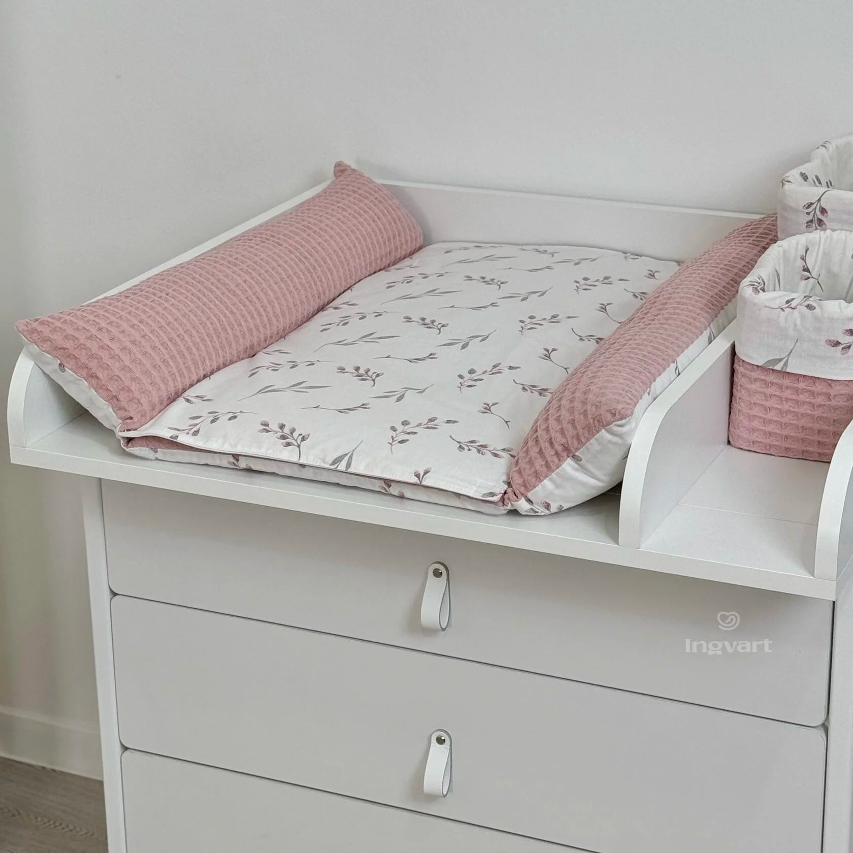 Ingvart Kumode ar Pārtinamo Galdiņu Scandi 82/80/50 cm balts - N1 Home