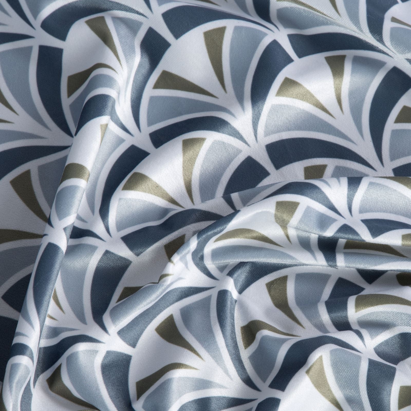 2796c29f9be773a4fa70baa7759e81e1