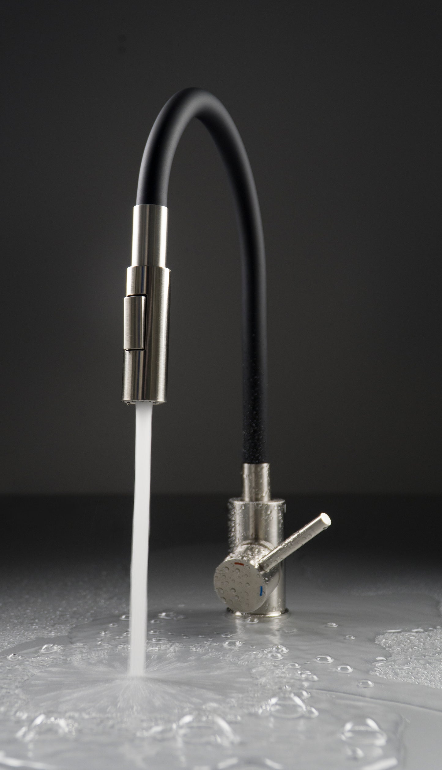 Virtuves maisītājs ar elastīgu snīpi - 2 veidu sprauslas Luno 400 mm tērauds/nero - N1 Home