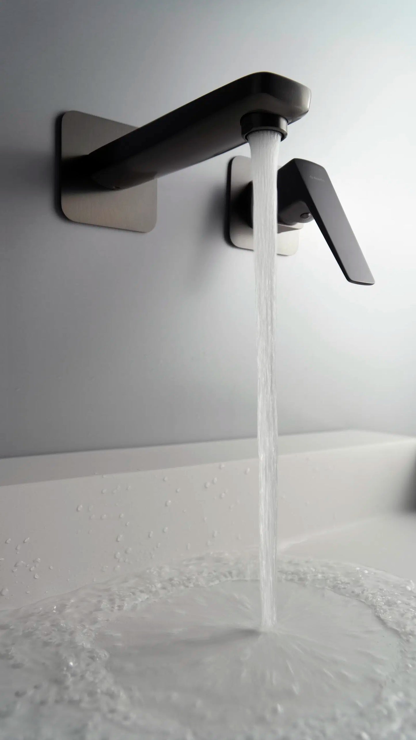 Mikseris izlietnei Blu, slēpta montāža, 20 cm, titāns - N1 Home