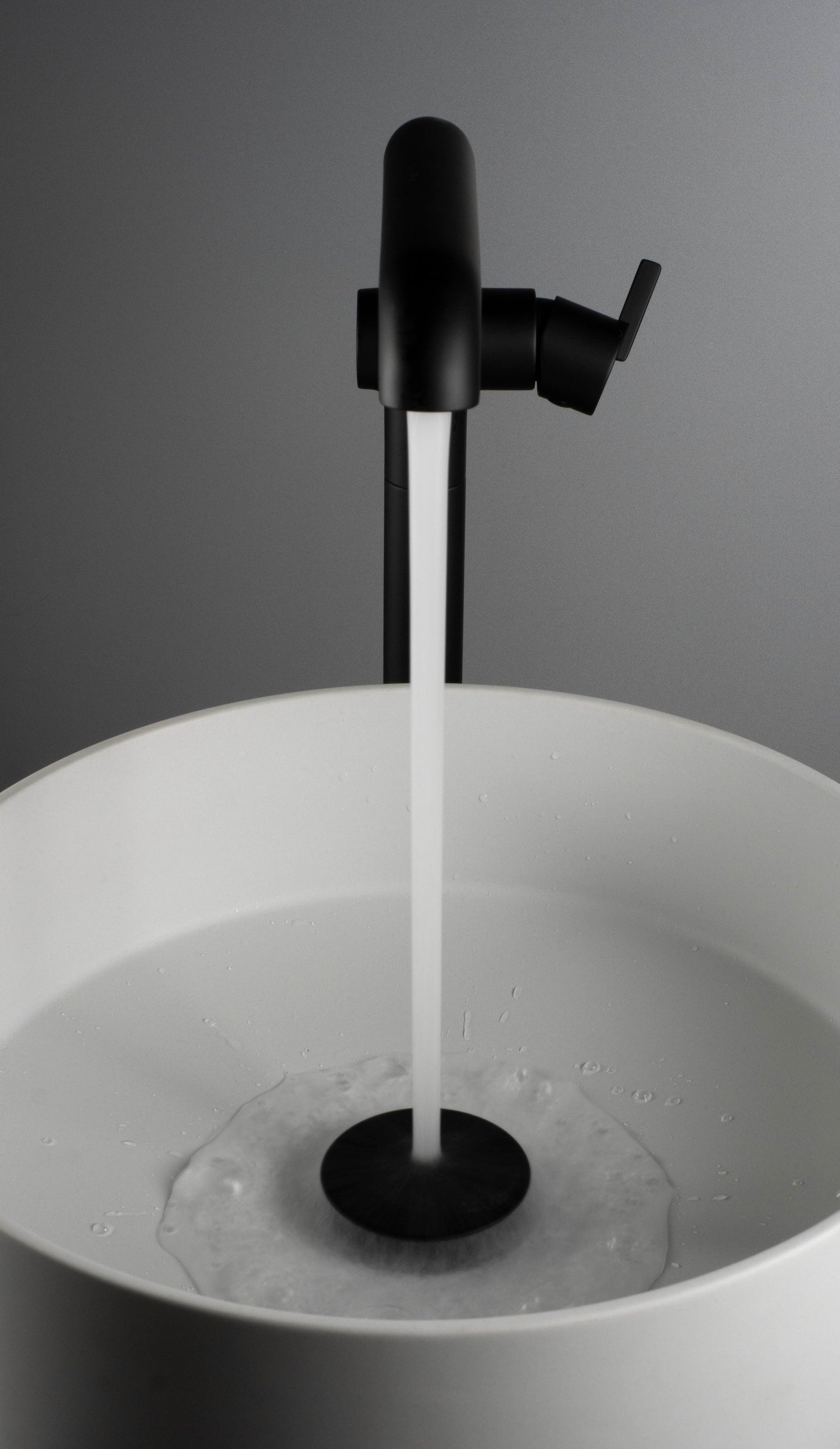 Izlietnes maisītājs, brīvi stāvošs Silia 1090 mm titanium - N1 Home