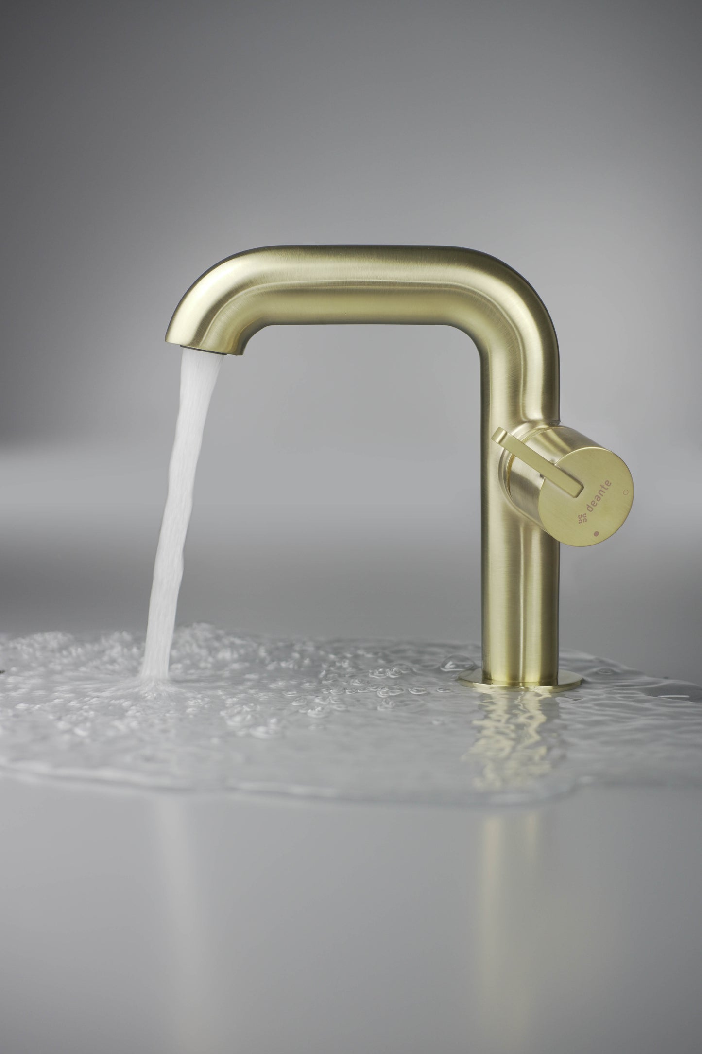 Izlietnes maisītājs ar taisnstūra snīpi Silia 170 mm nero - N1 Home