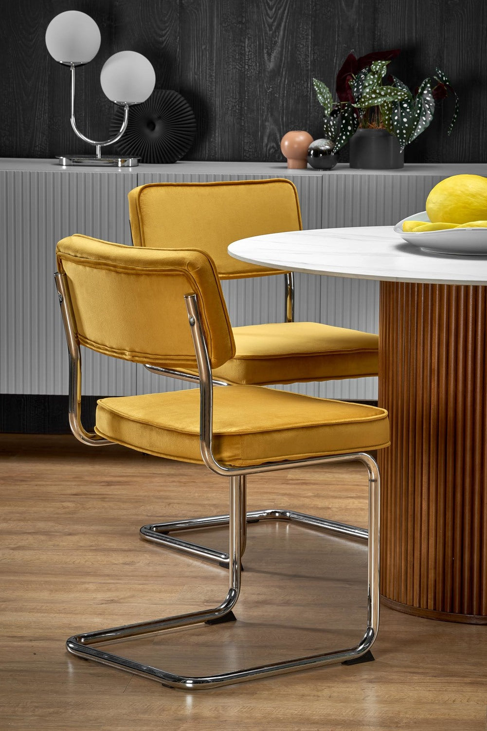 BR apaļais galds, baltais marmors / valrieksts