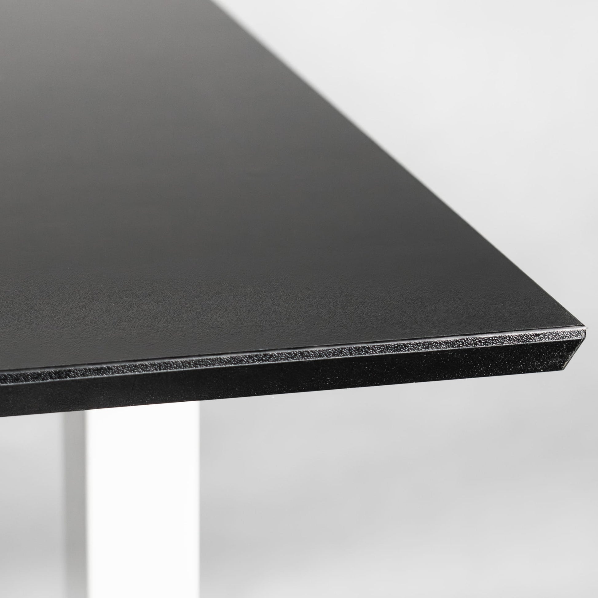 Biroja galds Conti Pro 60/120 cm balts/melns - N1 Home