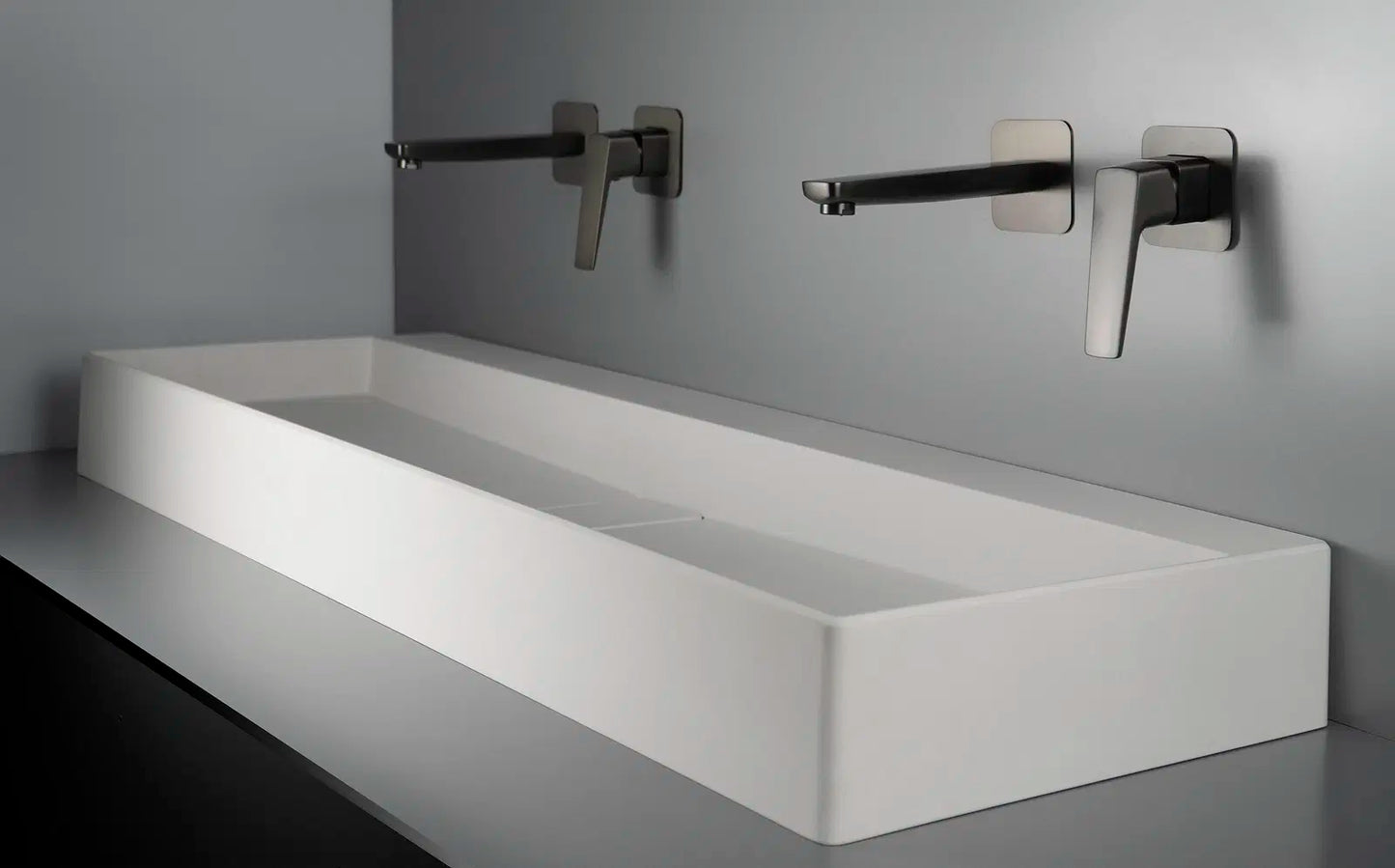 Mikseris izlietnei Blu, slēpta montāža, 20 cm, titāns - N1 Home