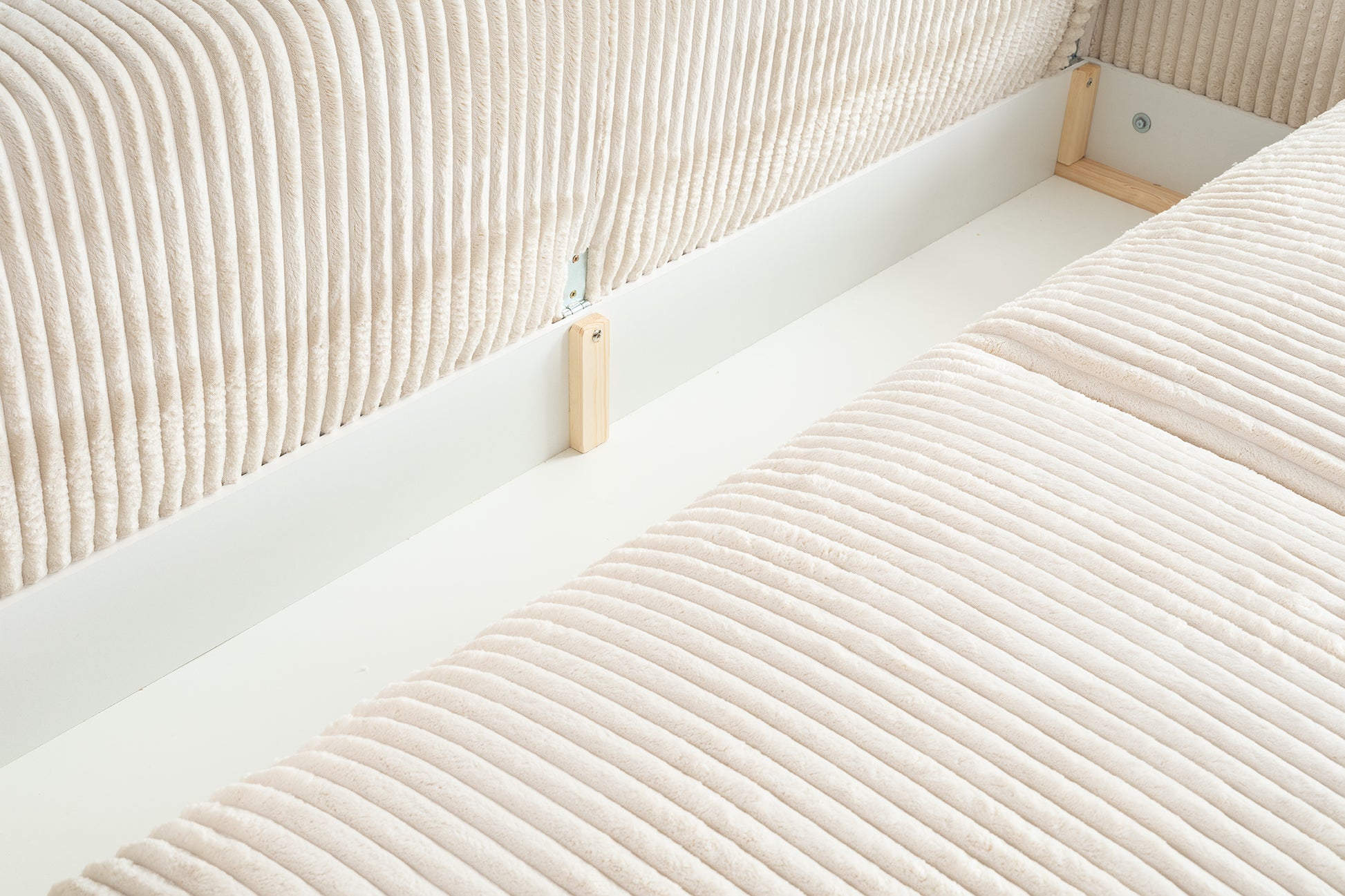 Dīvāns Espi 257/108/94 cm Ambience krēms - N1 Home