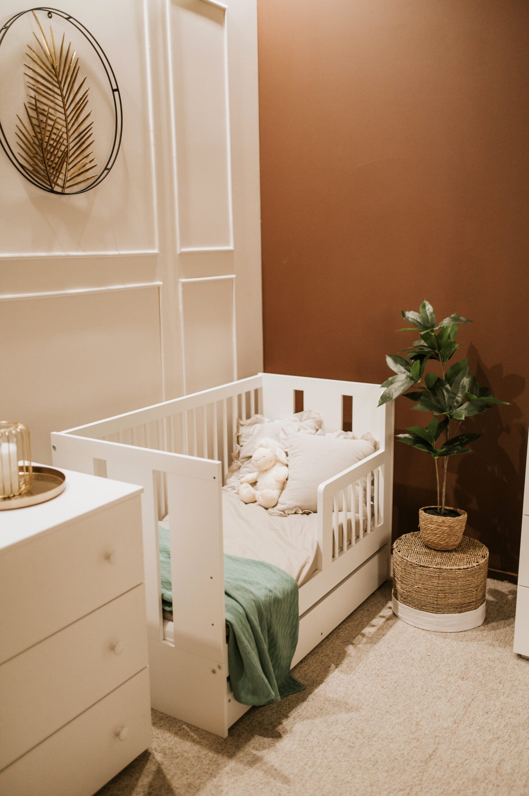 Gulta BRUNI 124 /85 /66 cm balts - N1 Home