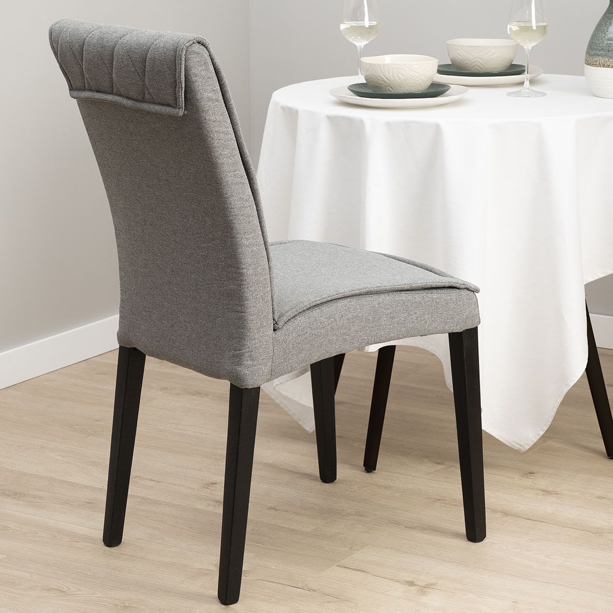 LOEN krēsls pelēks masīvkoka/melna kāja