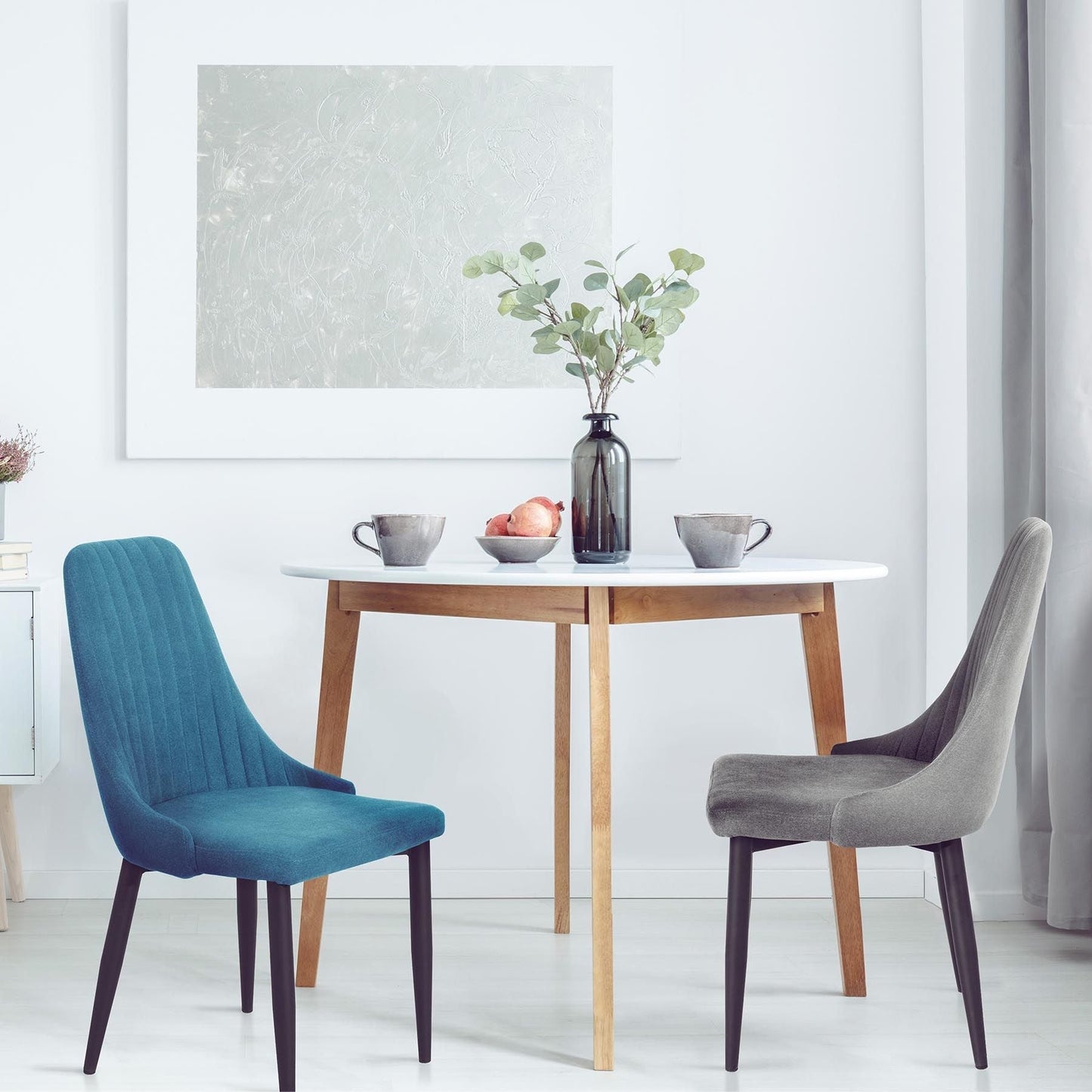 LOUIS krēsls gaiši pelēkā audumā 45x45x90 cm