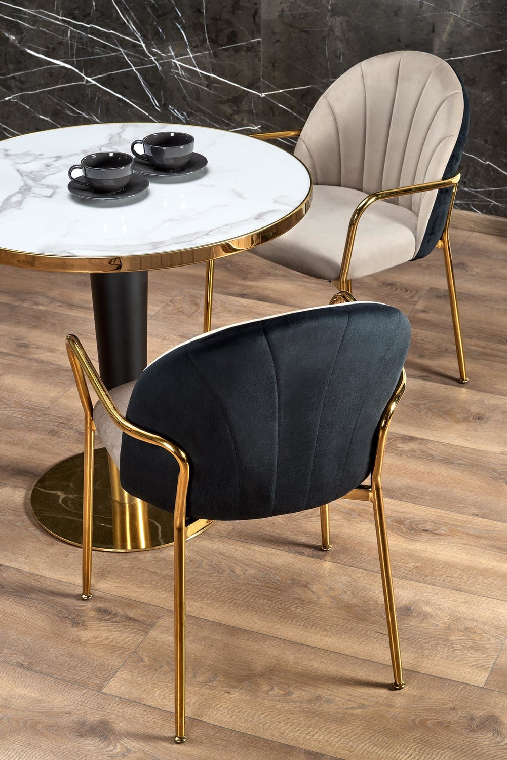 MR apaļais galds, baltais marmors / melns / zelts