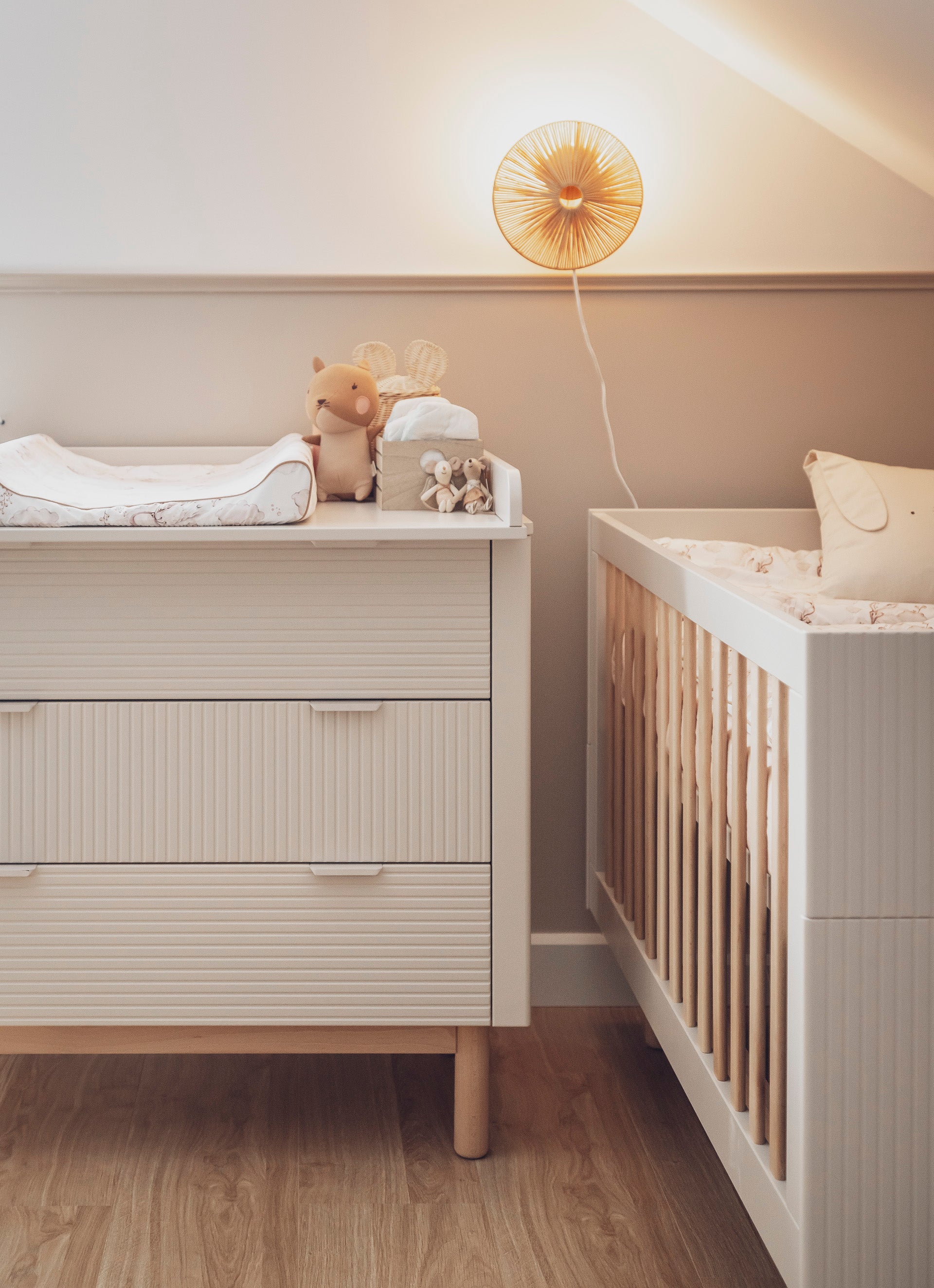 Kumode FOXY 90/100/52 cm šampanieša - N1 Home