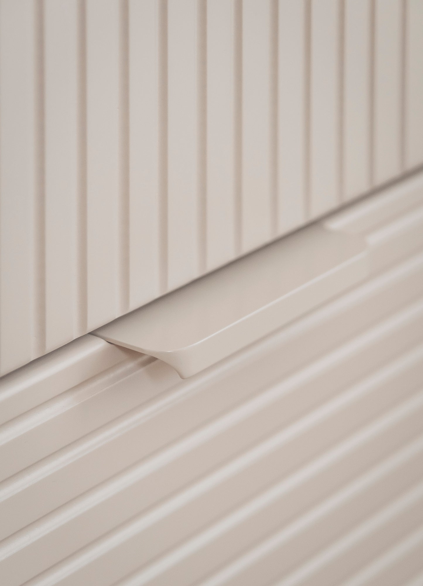 Kumode FOXY 144/90/52 cm šampanieša - N1 Home