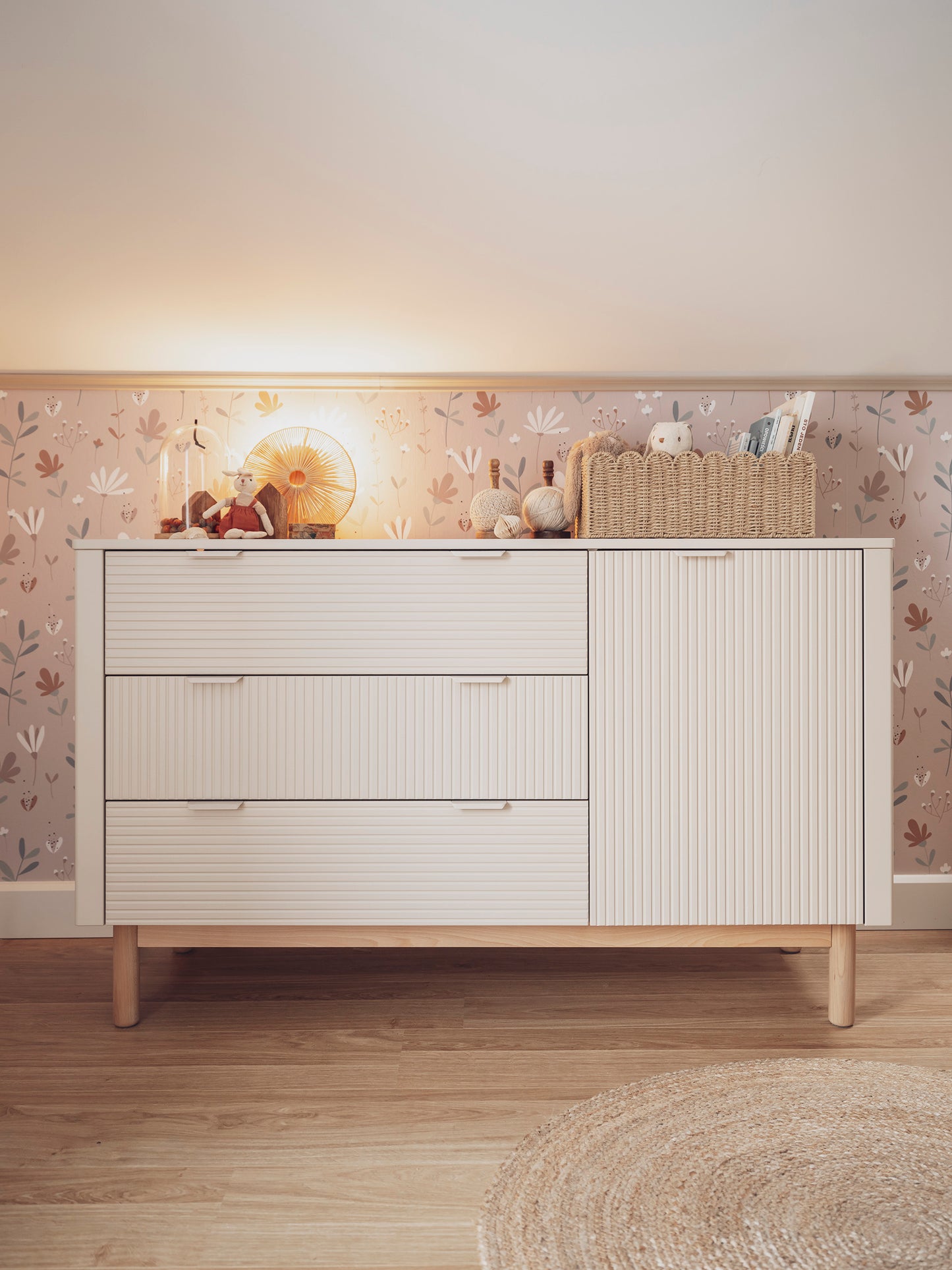Kumode FOXY 144/90/52 cm šampanieša - N1 Home