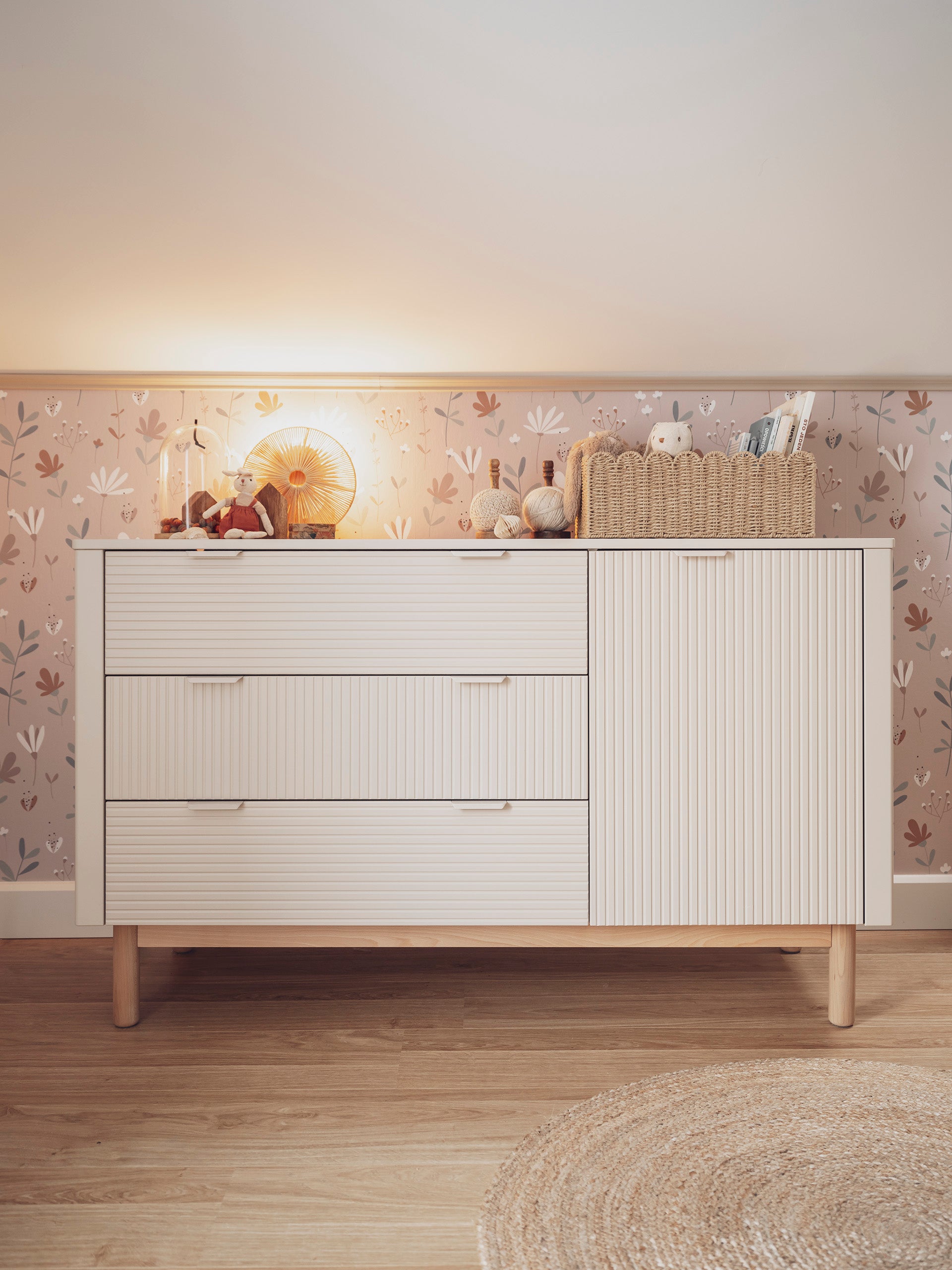 Kumode FOXY 144/90/52 cm šampanieša - N1 Home