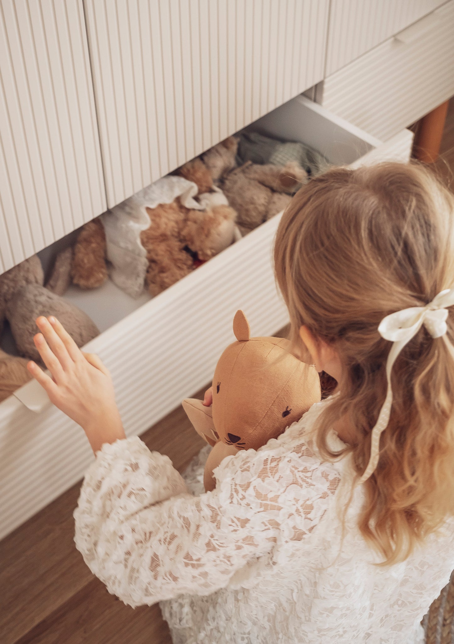 Skapis FOXY 197/144/52 cm šampanieša - N1 Home