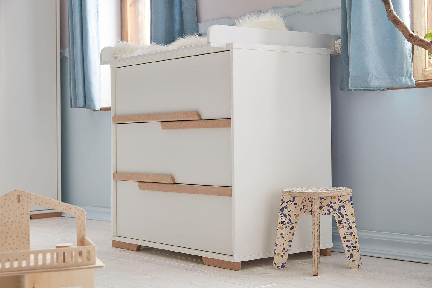 3 atvilktņu kumode SONI 56/98/93 cm balts - N1 Home