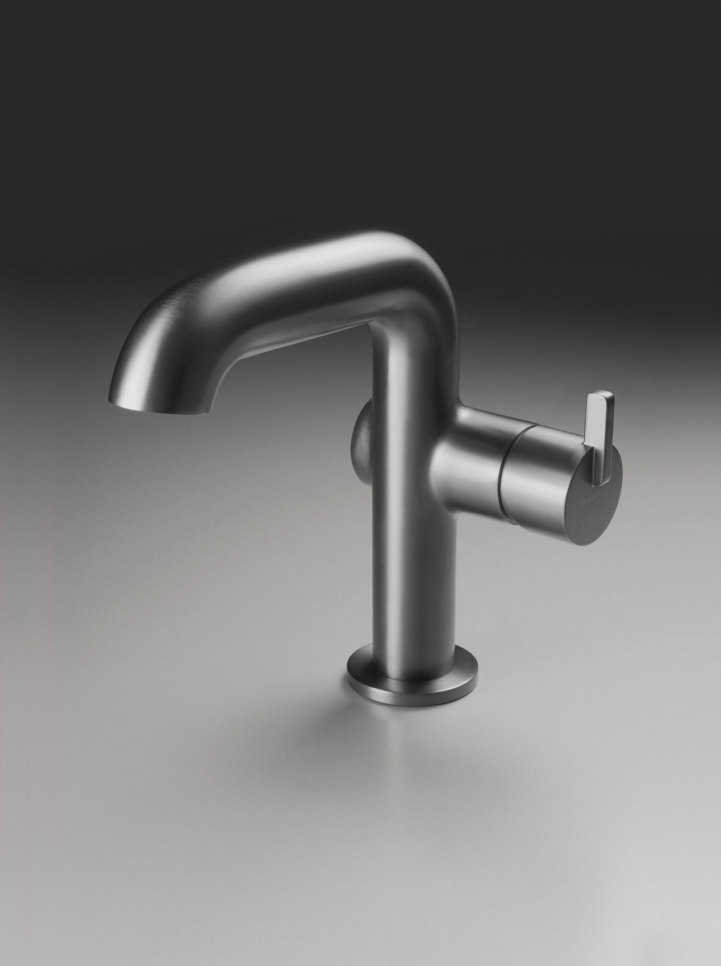 Izlietnes maisītājs ar taisnstūra snīpi Silia 170 mm titanium - N1 Home