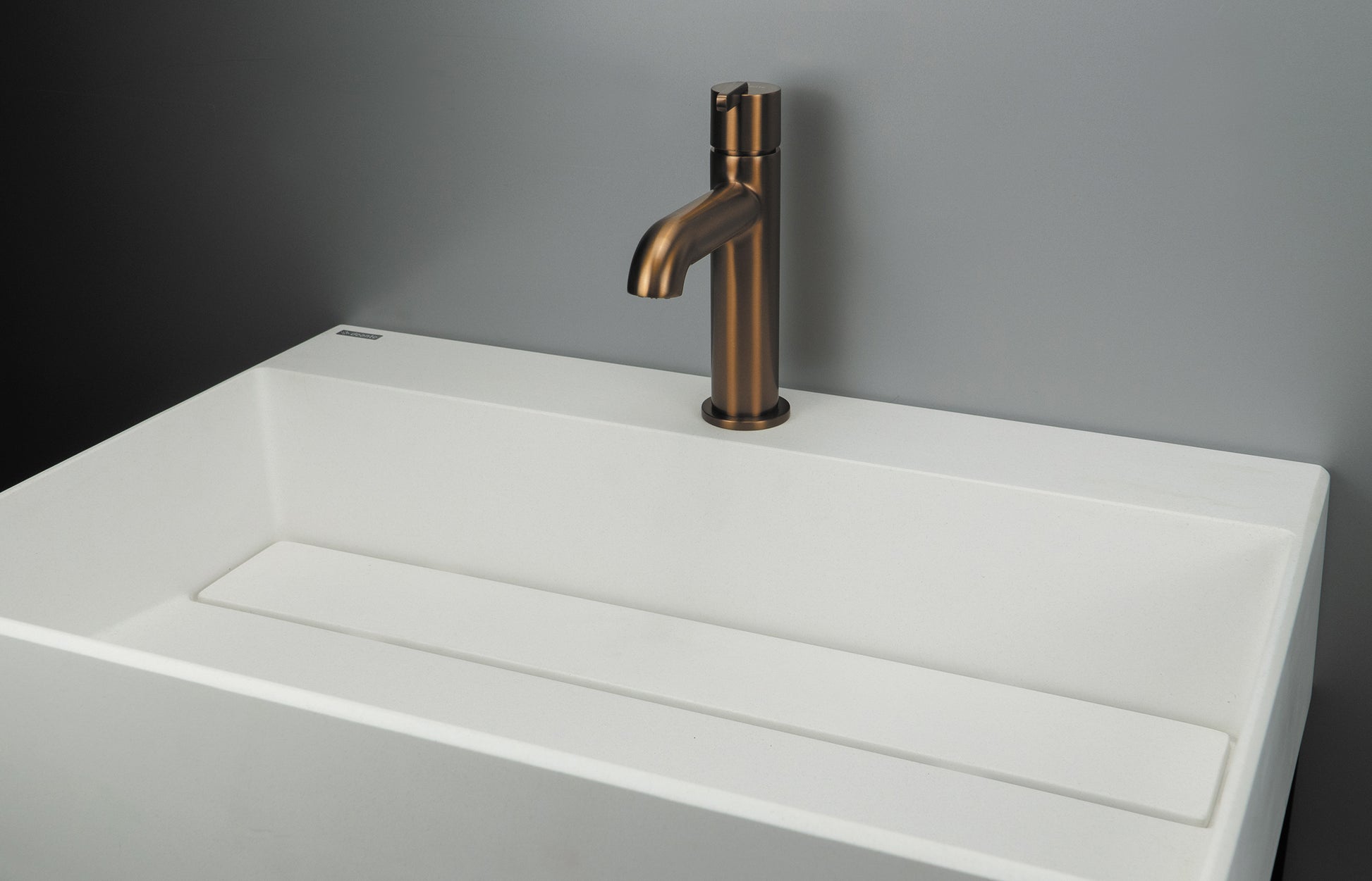 Izlietnes maisītājs SILIA 17 cm matēta bronza - N1 Home