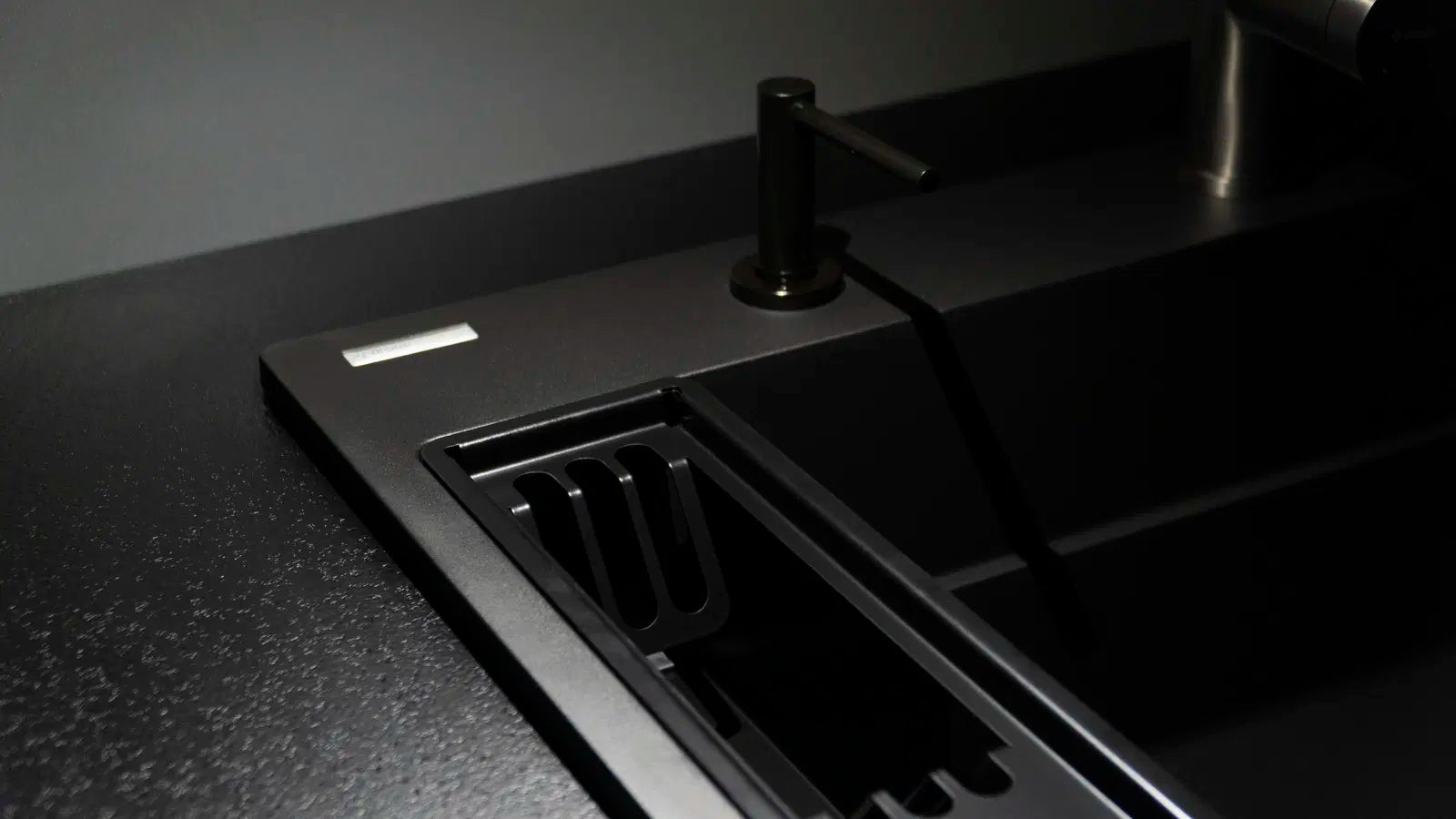 Piederumu komplekts izlietnei Mag, 45,8/9 cm, melns - N1 Home