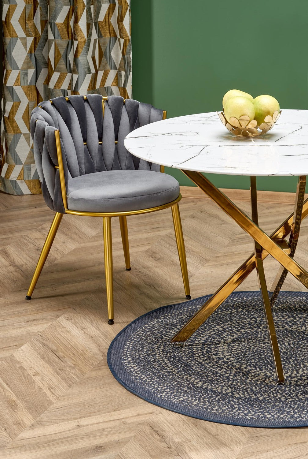 RM 2 galds, augsts - balts marmors, kājas - zelts