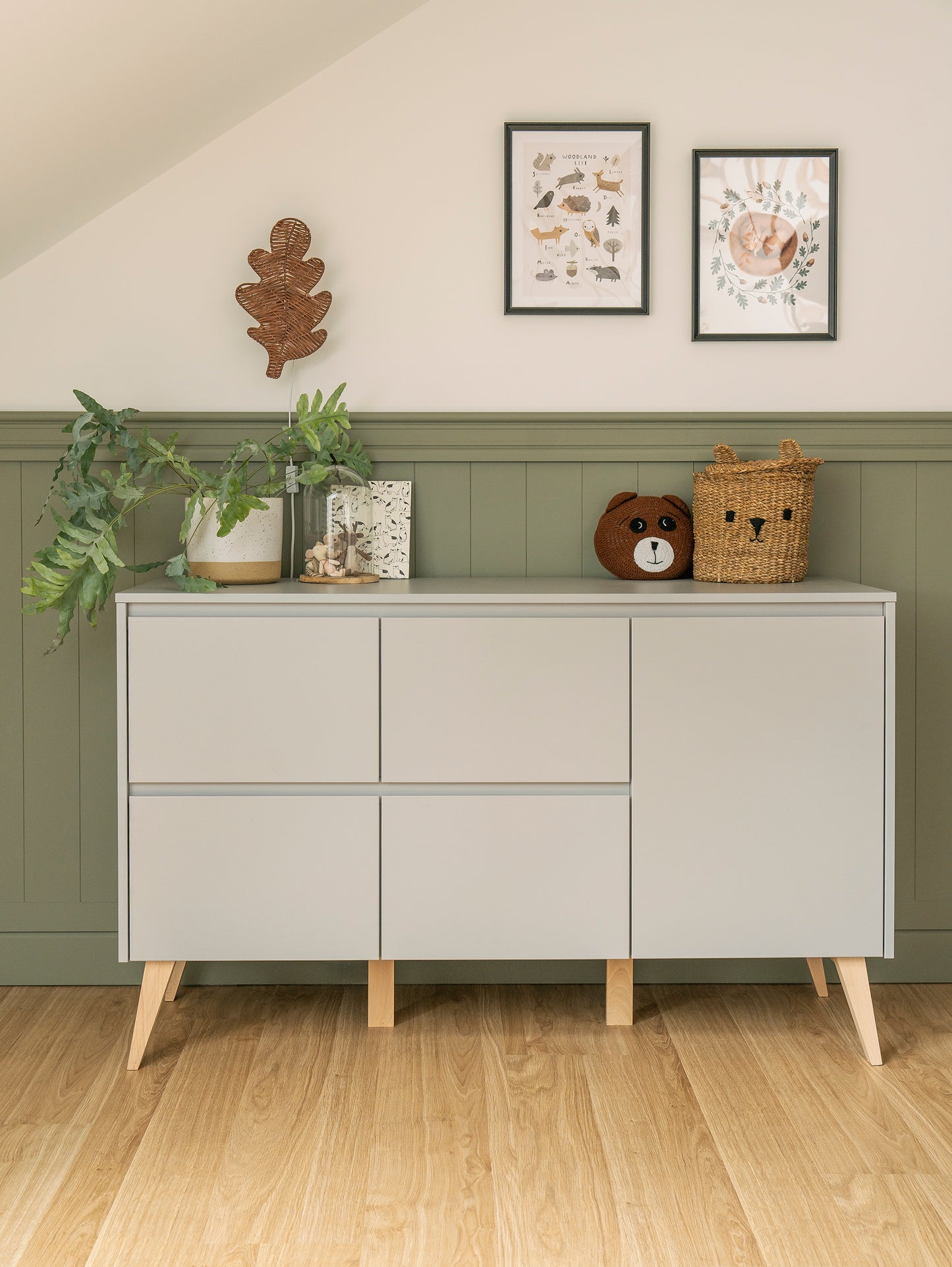 Kumode AIVA 52/148/92 cm pelēks - N1 Home