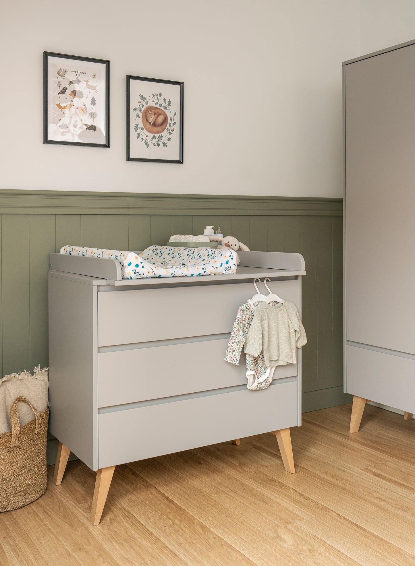 Kumode AIVA 52/100/92 cm pelēks - N1 Home