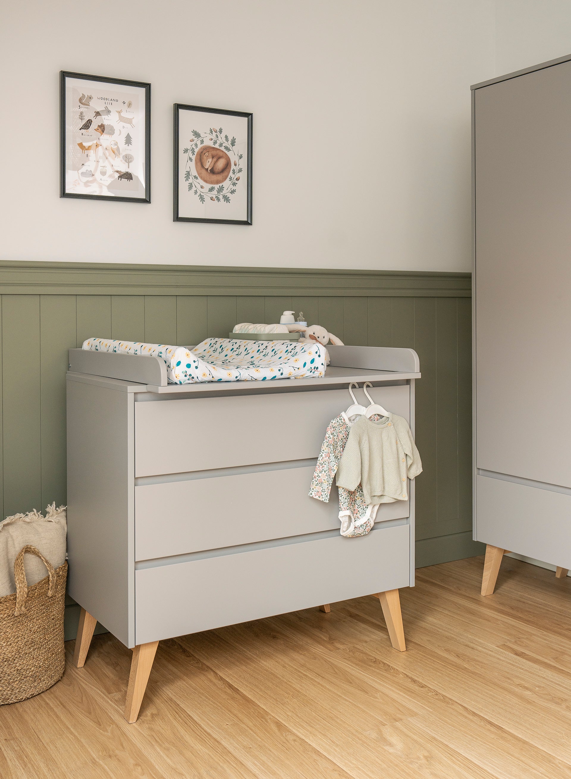 Kumode AIVA 52/100/92 cm pelēks - N1 Home