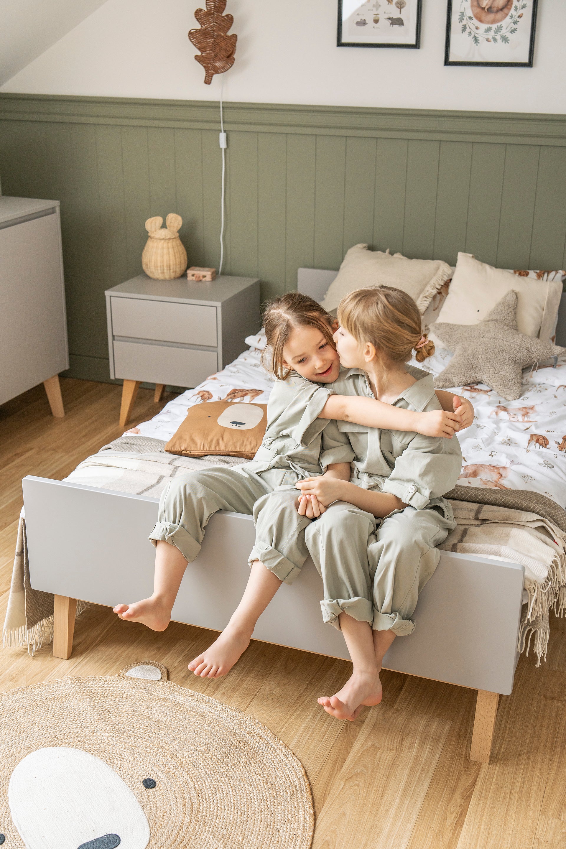 Naktsskapītis AIVA 56/48/14,5 cm pelēks - N1 Home