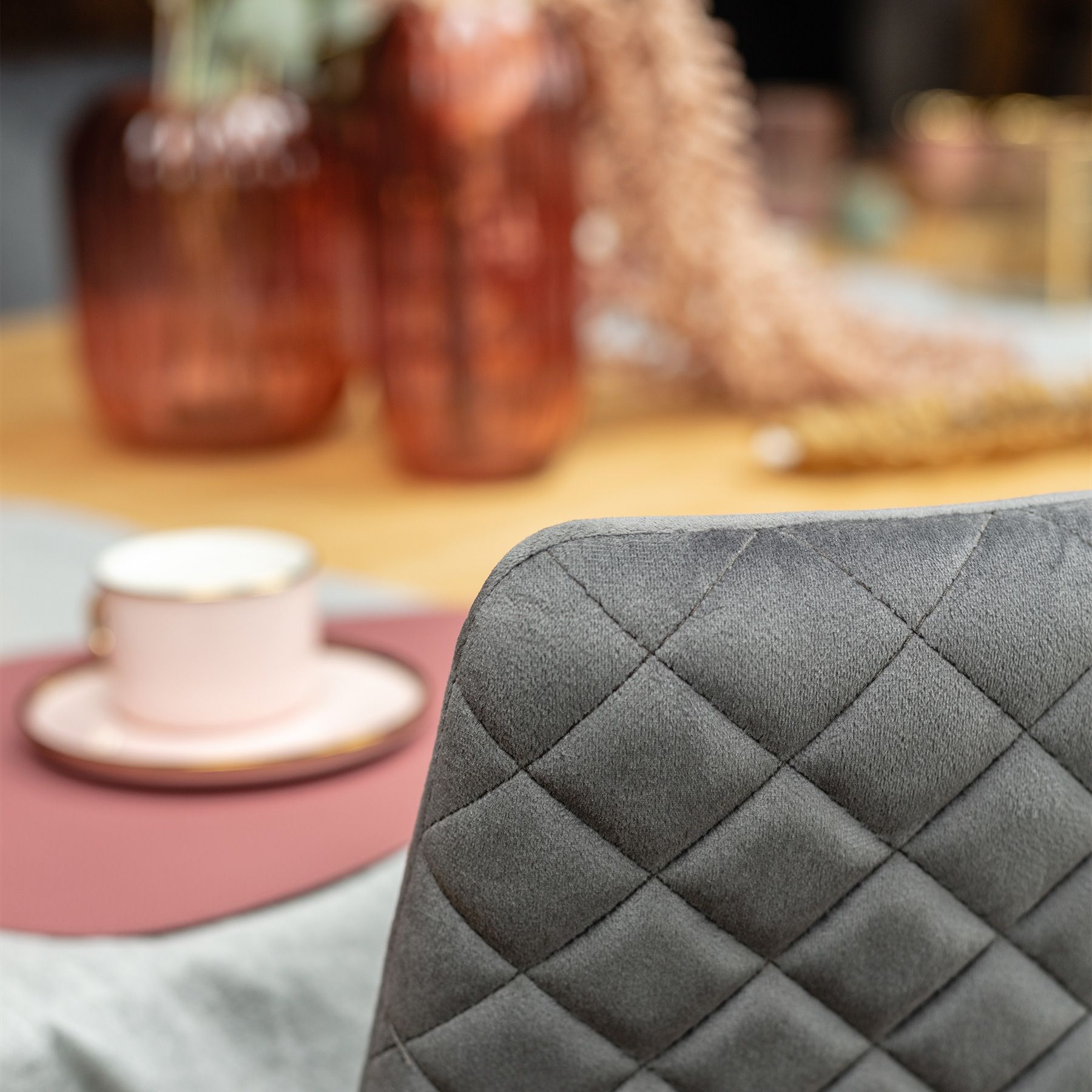 Velūra krēsls LOGAN pelēks 44x44x92 cm