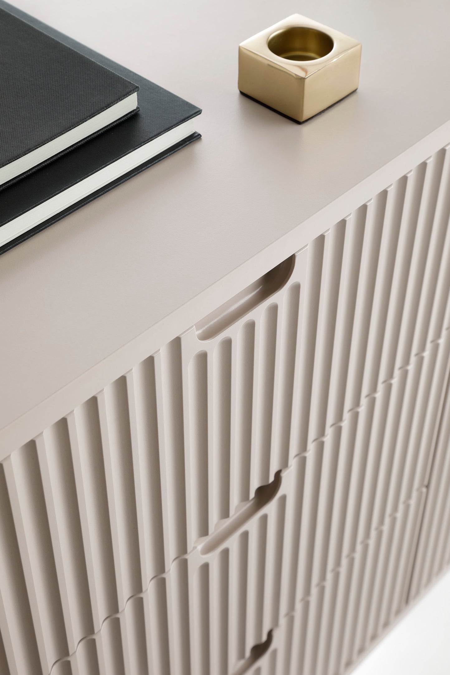 Kumode ROA 168/87/39 cm - N1 Home