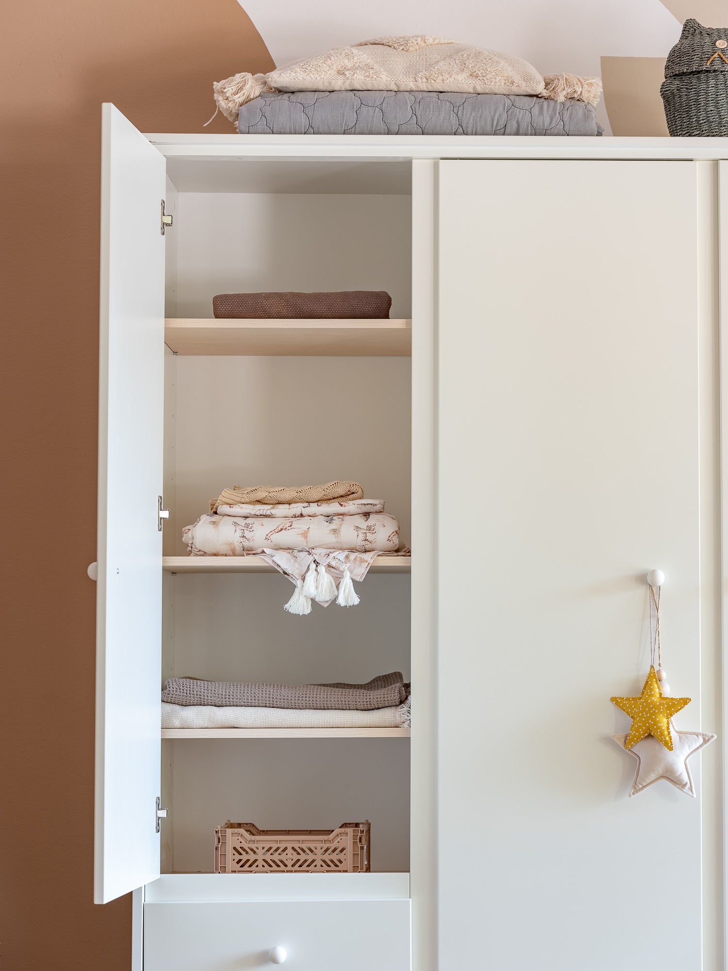 Skapis Bubi 203 x 154 x 50 cm balts - N1 Home