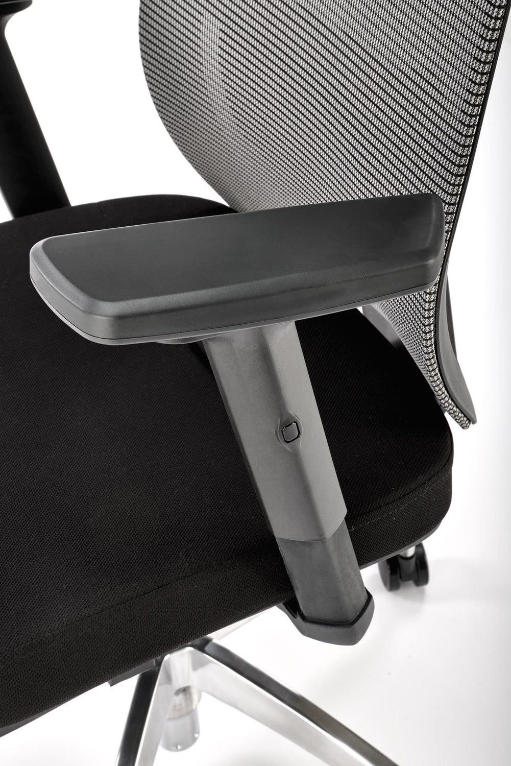 Krēsls Adm 64/60/120-130/46/56 cm pelēks/melns - N1 Home