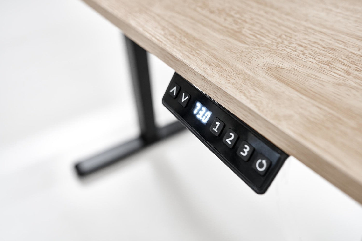 Rakstāmgalds ar augstuma regulēšanas funkciju 105/56/73-118 cm zeltains ozols/ melns - N1 Home