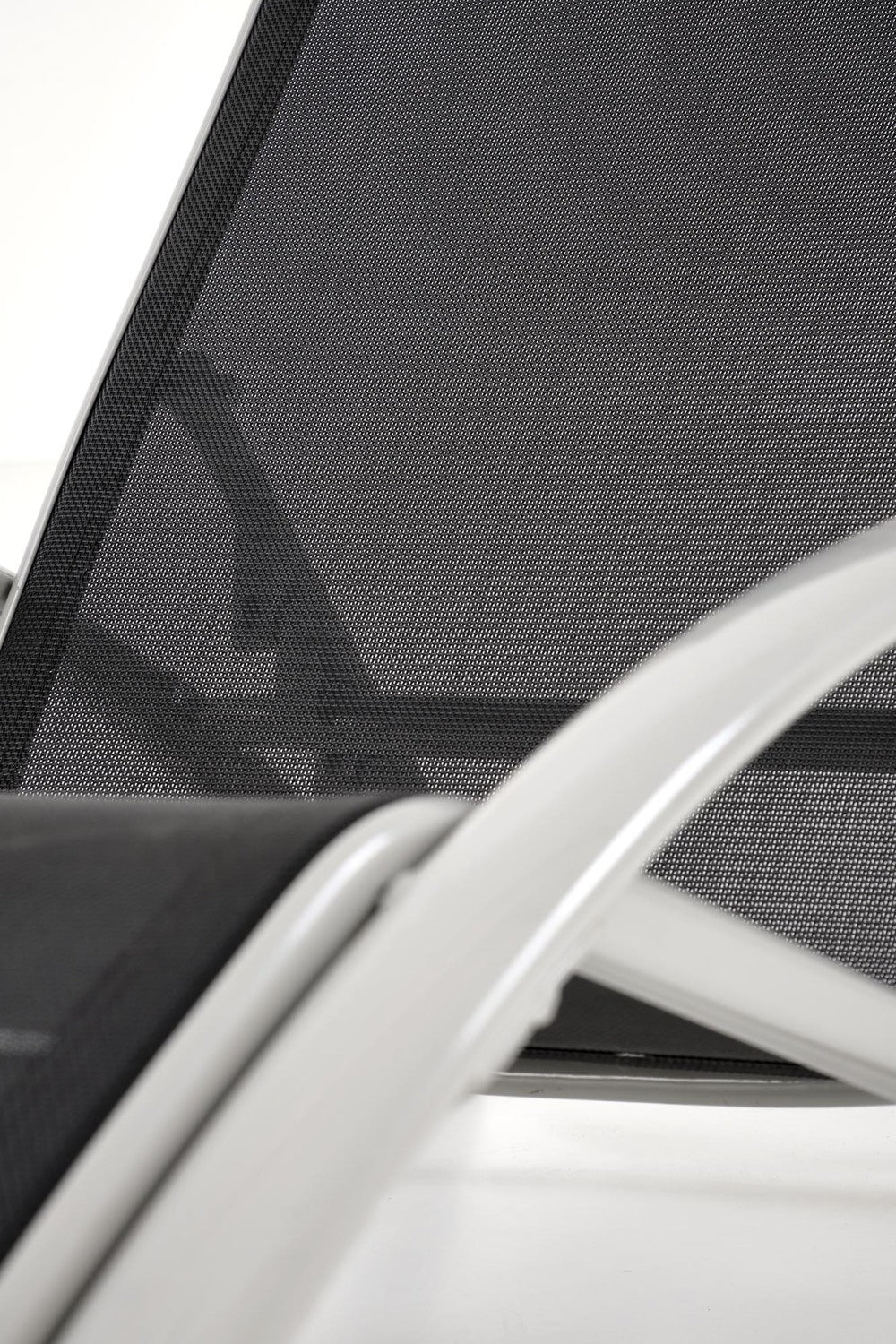 2 guļamkrēslu komplekts ar galdu 60/60/66-92 cm - guļamkrēsls, 30/30/30 cm - galds - N1 Home