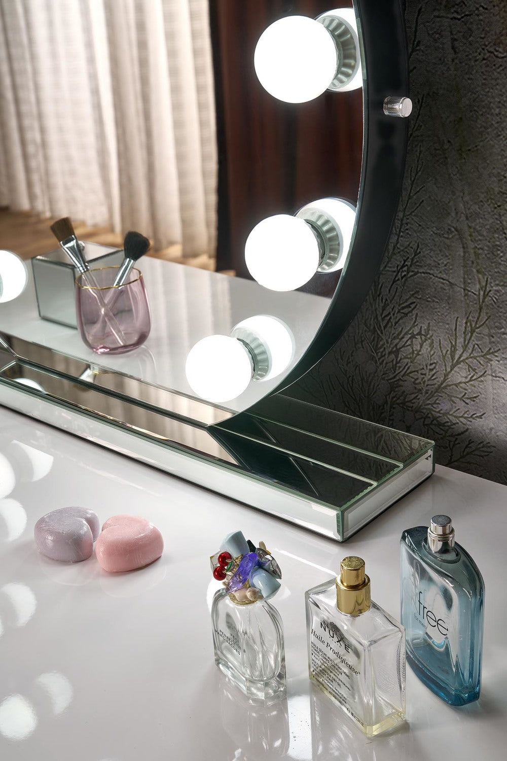 Spogulis Tora 70/70/6,5 cm sudrabs - N1 Home