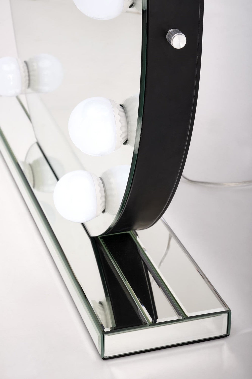 Spogulis Tora 70/70/6,5 cm sudrabs - N1 Home