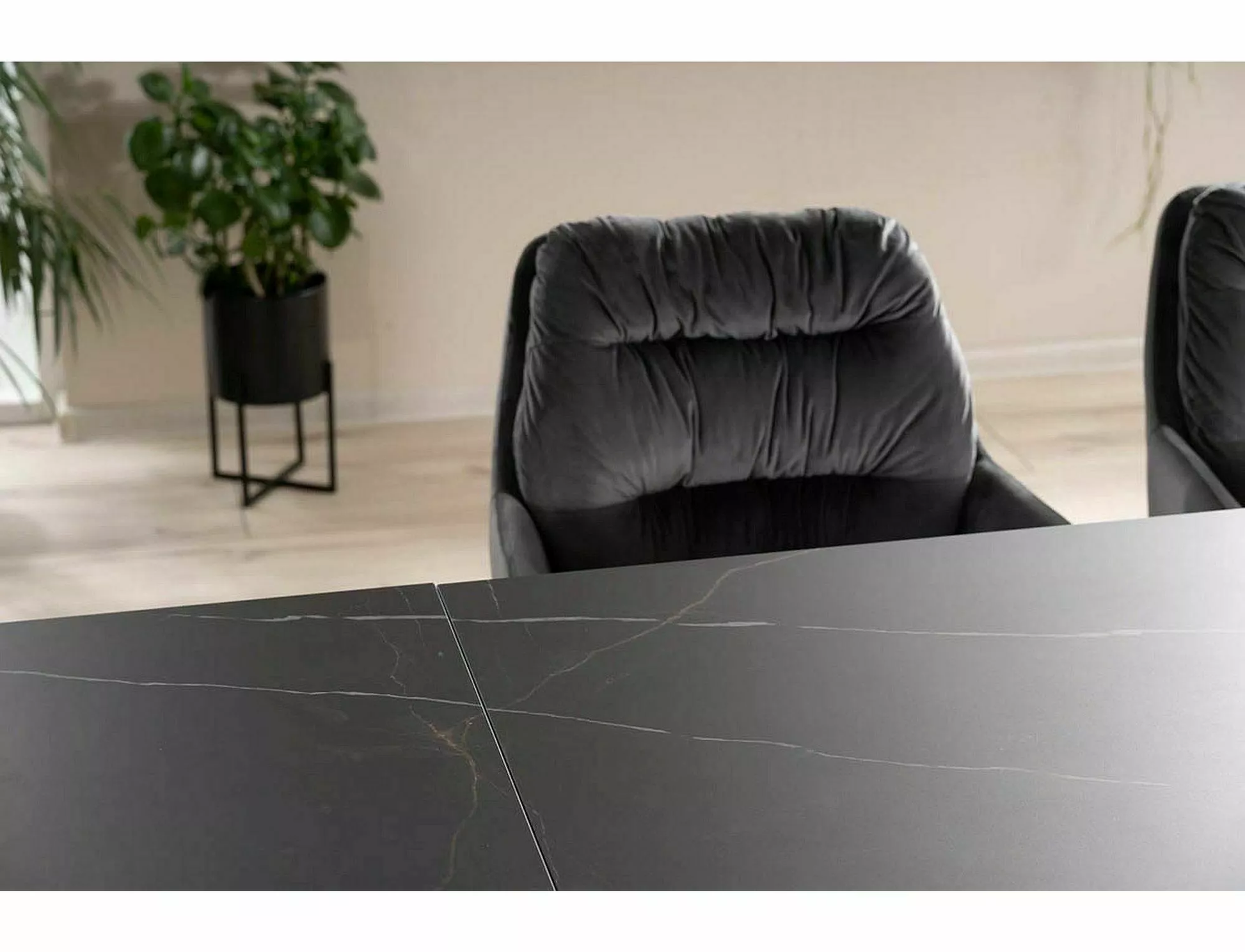 Galds SH 77/90/160(240) cm melns - N1 Home