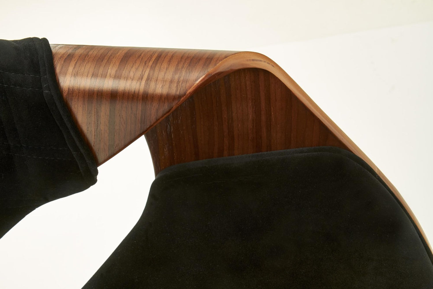 Krēsls Gora 56/55/77/47 cm riekstkoks / melns - N1 Home